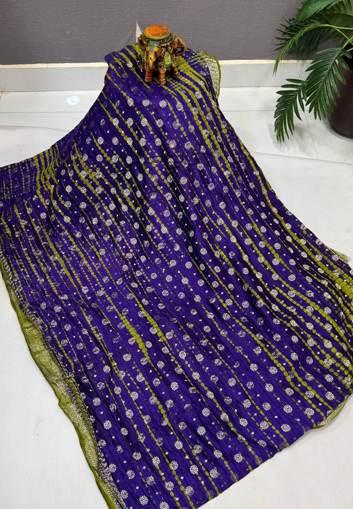 Pure Banarasi Kaddi Georgette Saree-Violet In Jaal Zari Floral Border