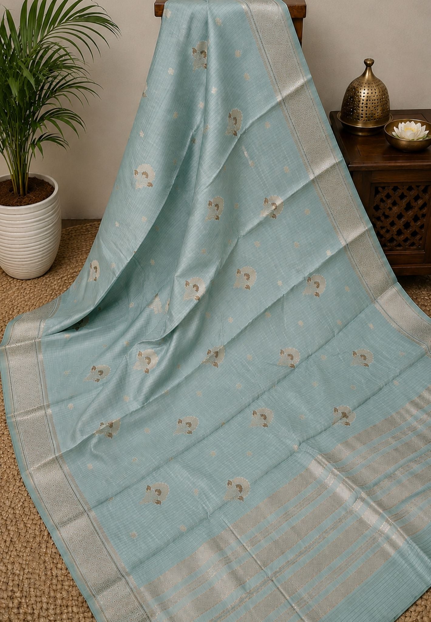 Semi Tussar Saree-Pista Green with Floral Zari Motif