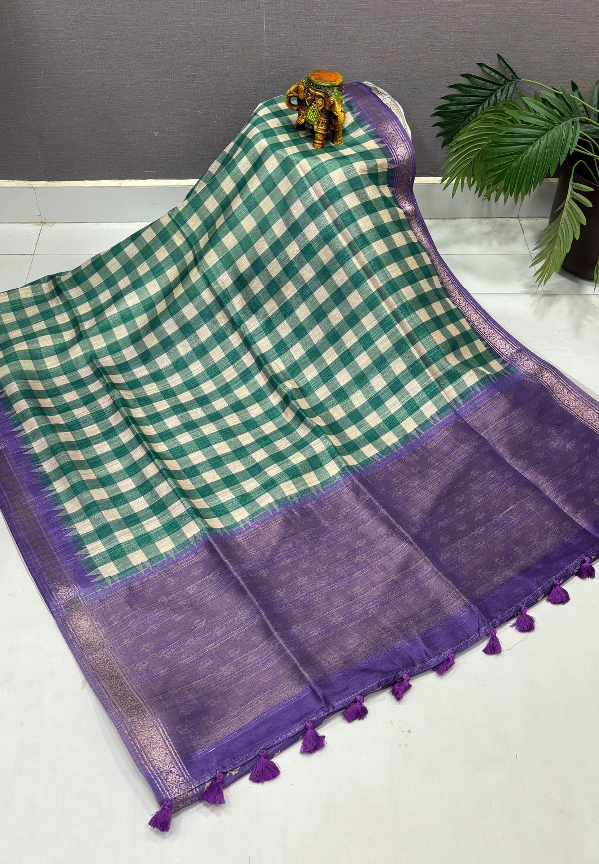 Matka Tussar saree-Green in Checked Pattern with Temple Zari Border