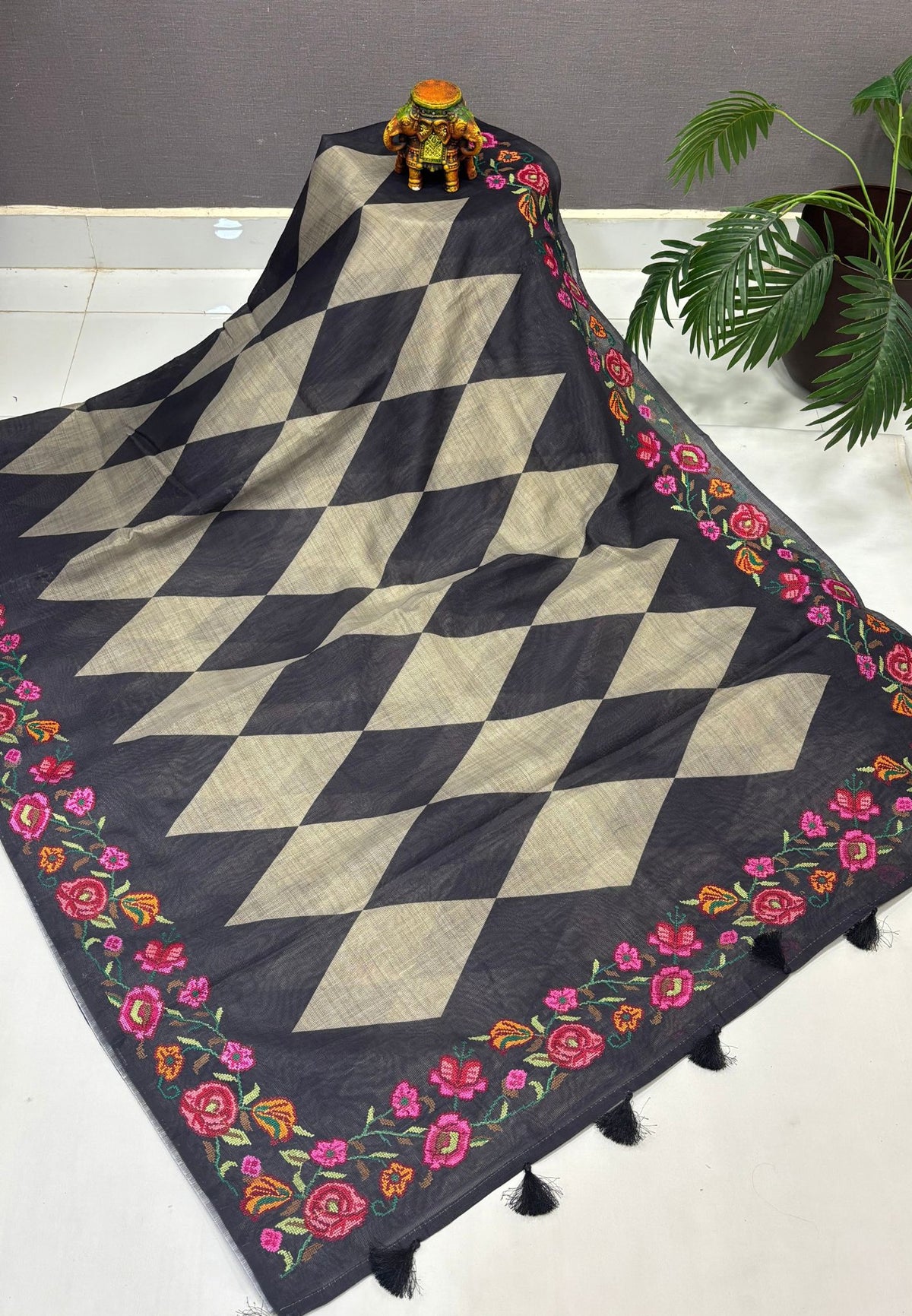 Tissue Linen Saree-Grey In Cross Stitch Floral Border