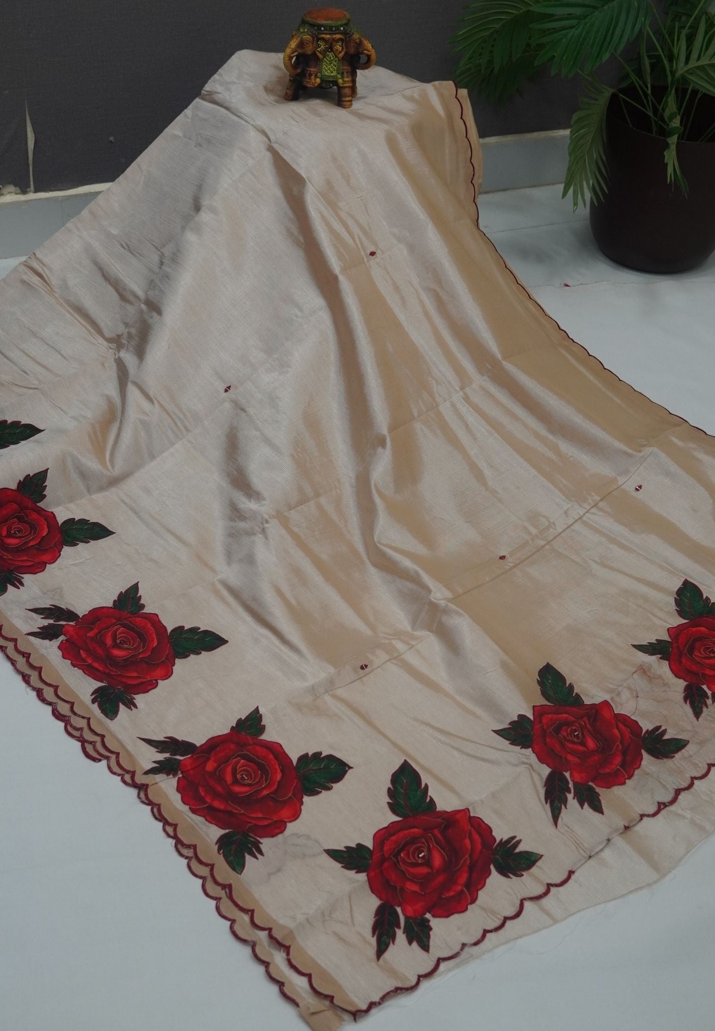 Pure Mangalgiri Silk Saree-Beige with Appliqué Work