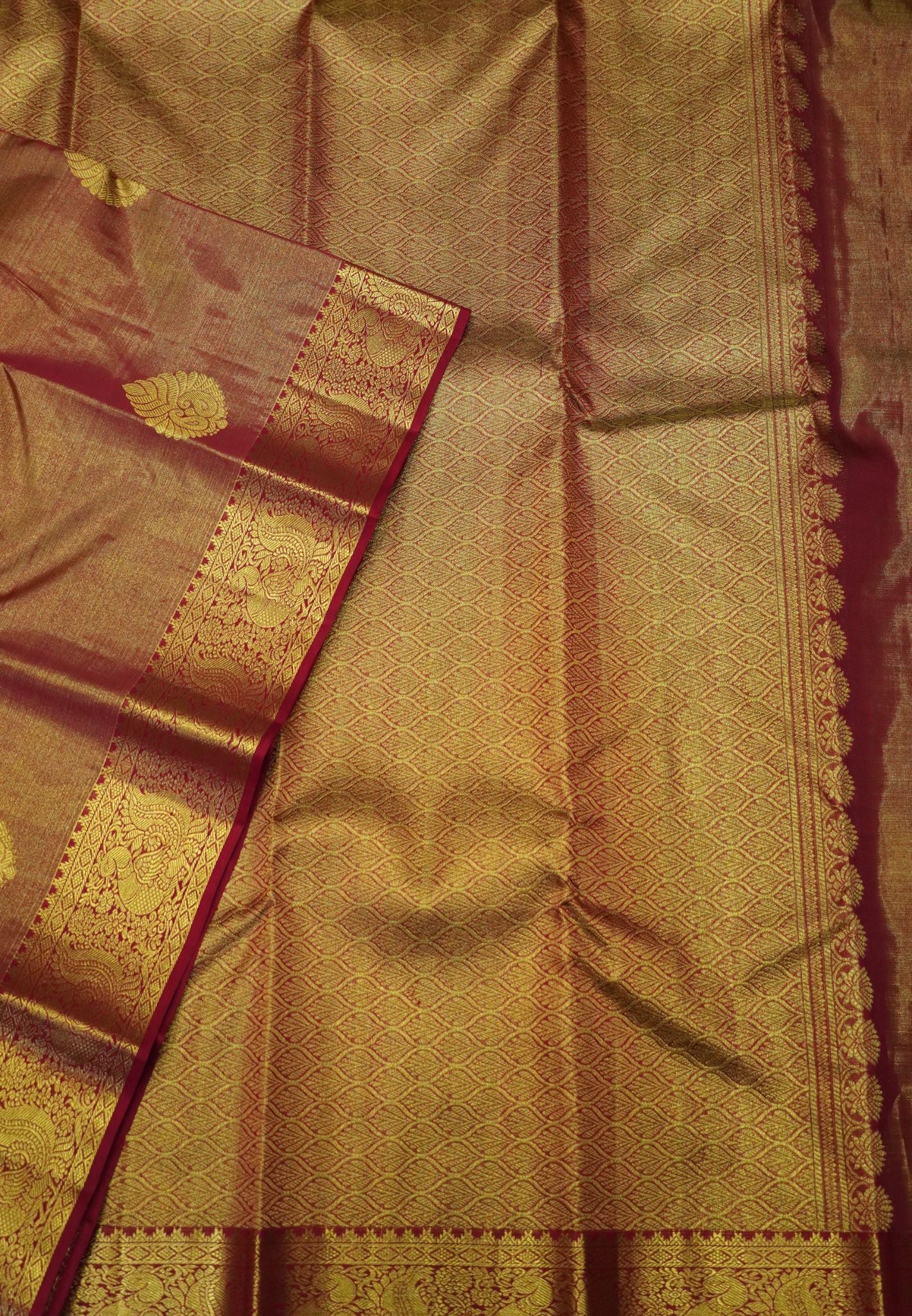 Pure Tissue Kanchipuram Silk Saree- Red with Paisley Zari Motif