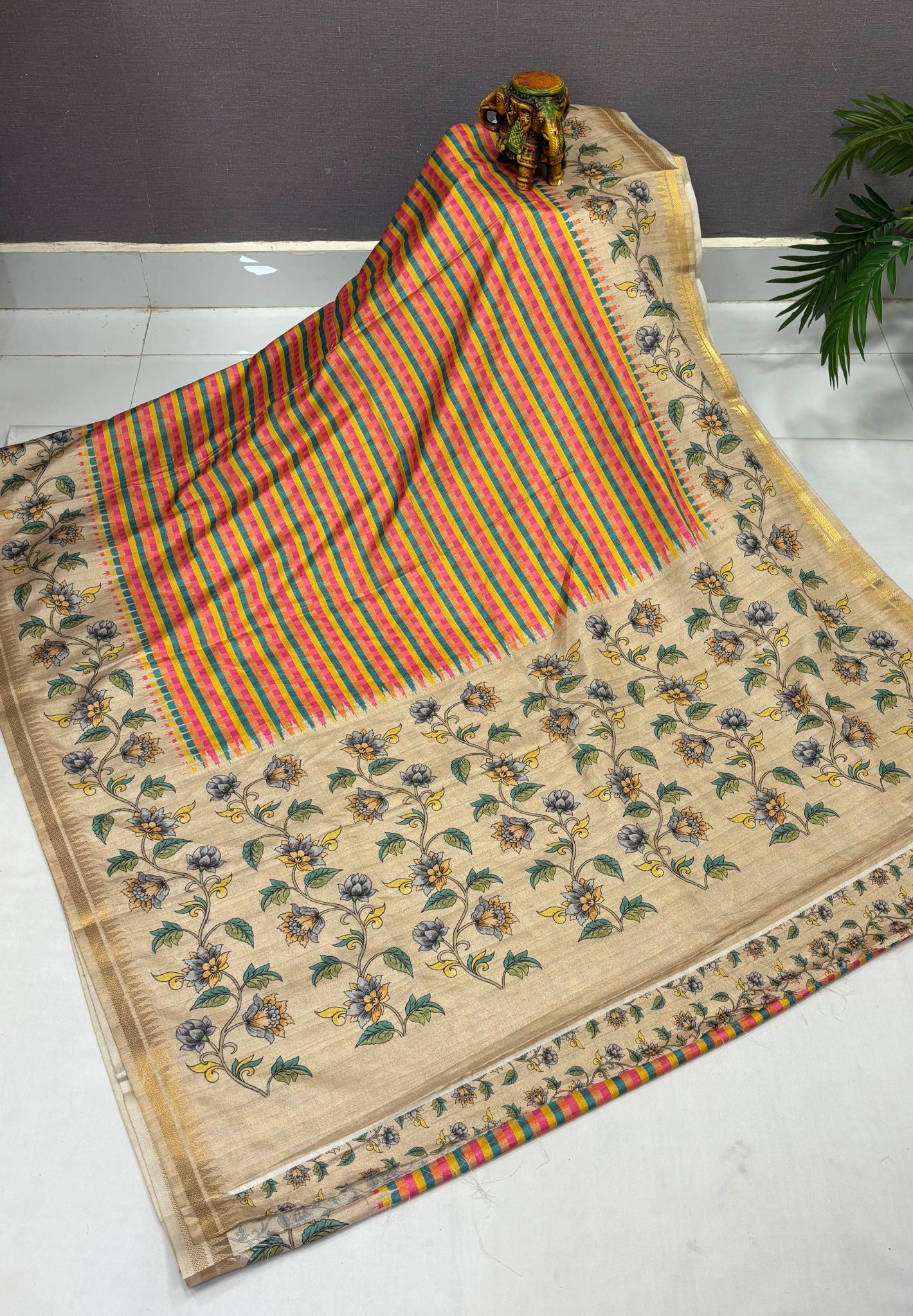 Semi Tussar Saree-Ramar Green in Mini Checks Floral Border