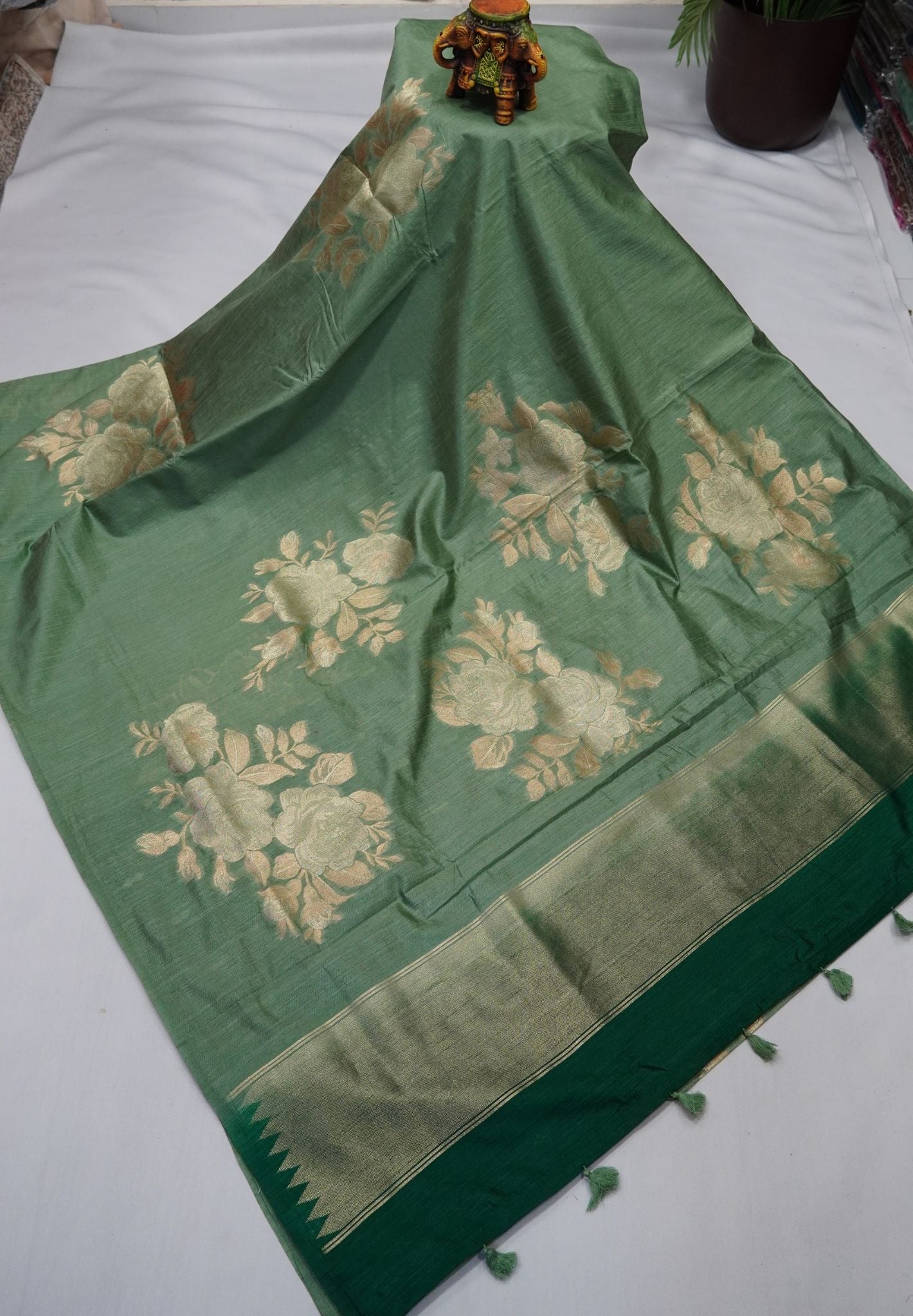 Semi Tussar Saree with Rose Floral Zari Weaving