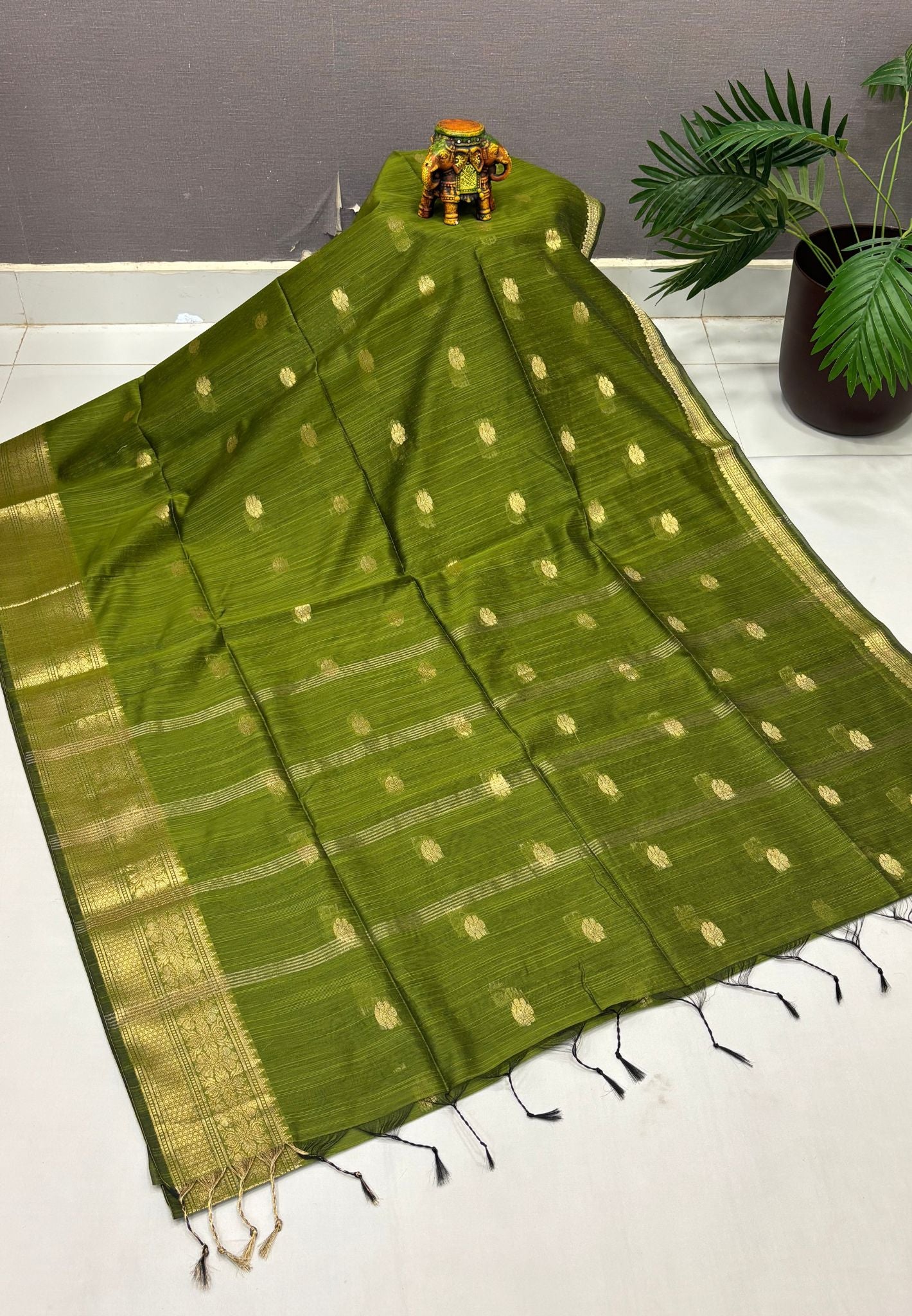 Cotton Saree-Olive Green In Floral Zari Stripe Border