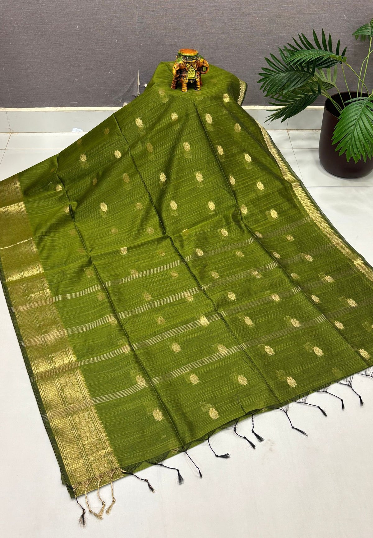 Cotton Saree-Olive Green In Floral Zari Stripe Border