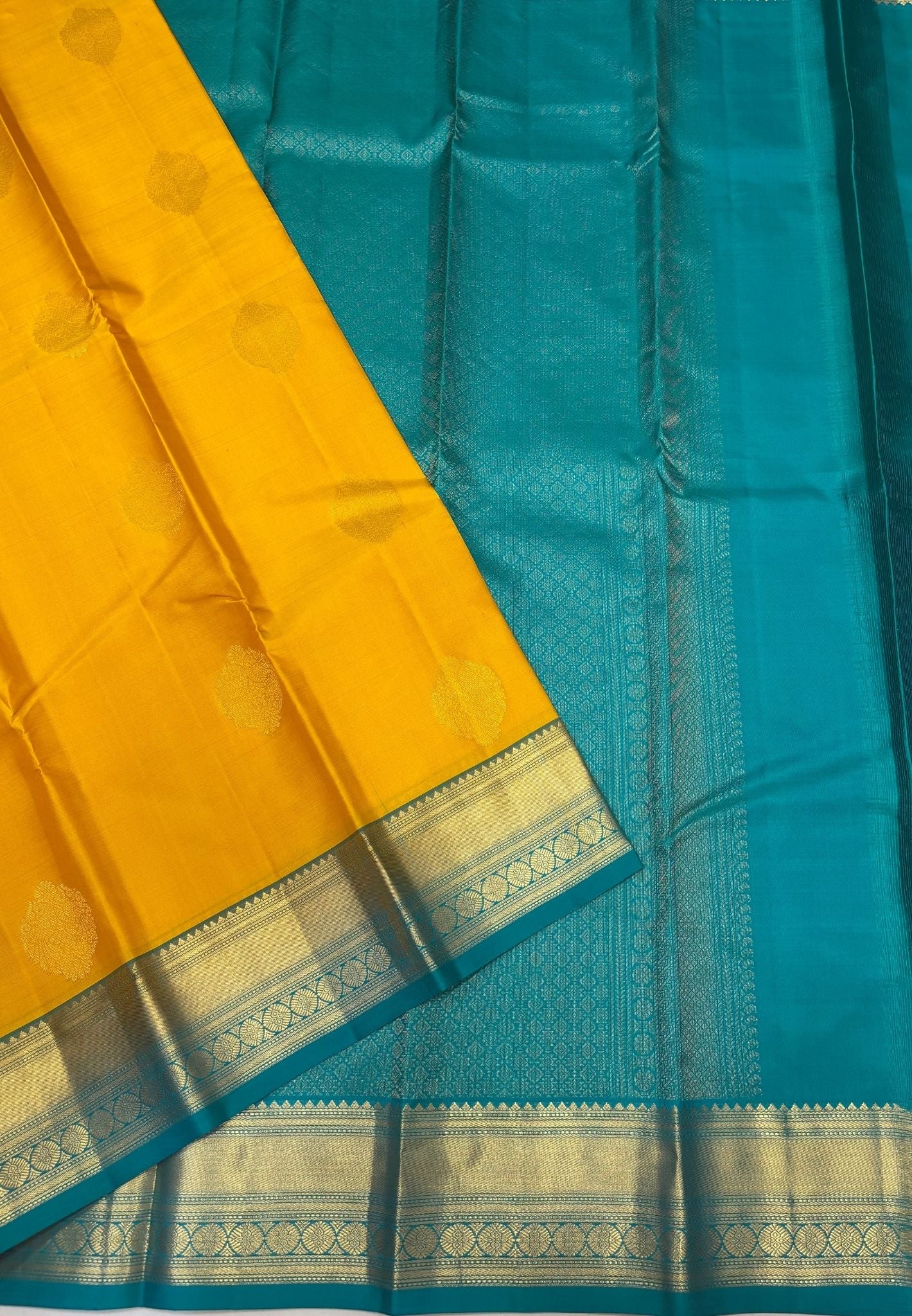 Pure Kanchipuram Silk Saree-Yellow with Contrast Korvai Border
