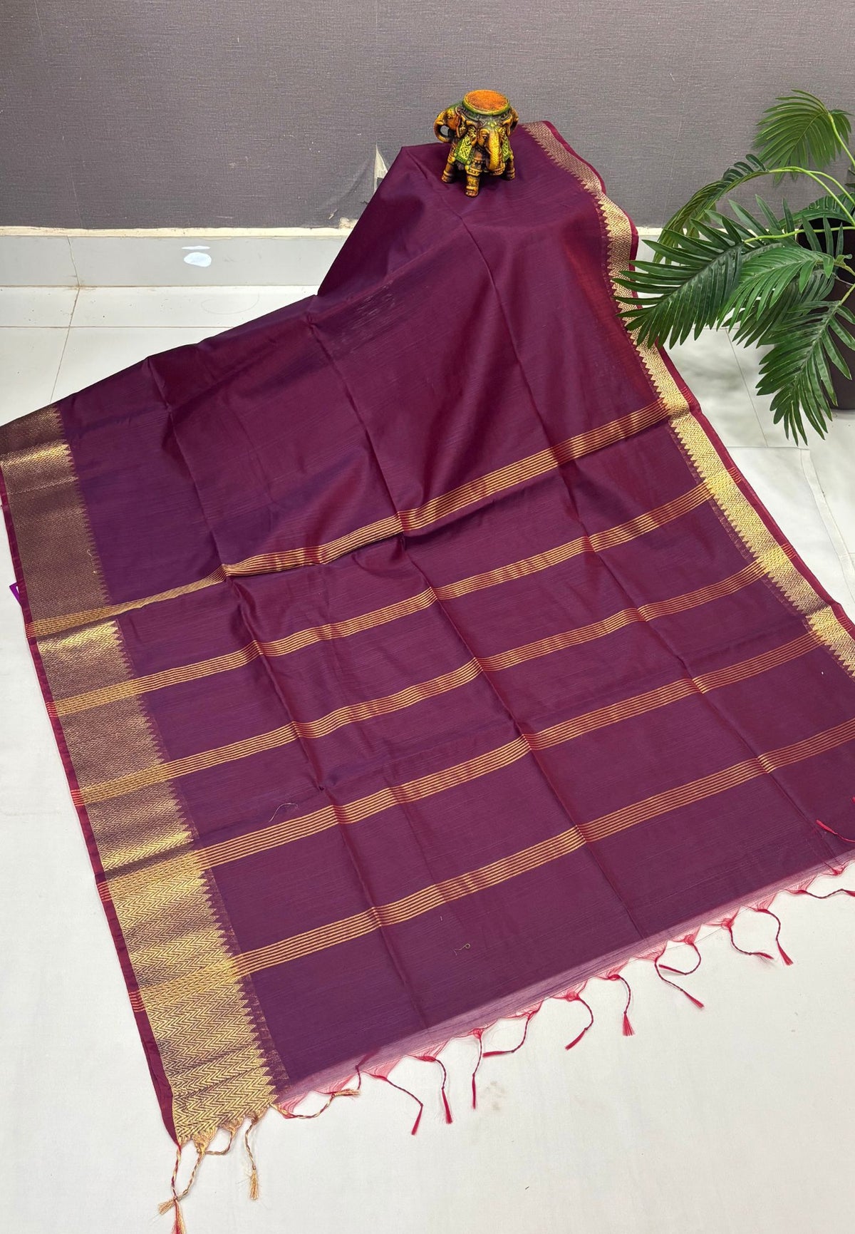 Handloom Cotton Saree-Wine In Zigzag Zari Border