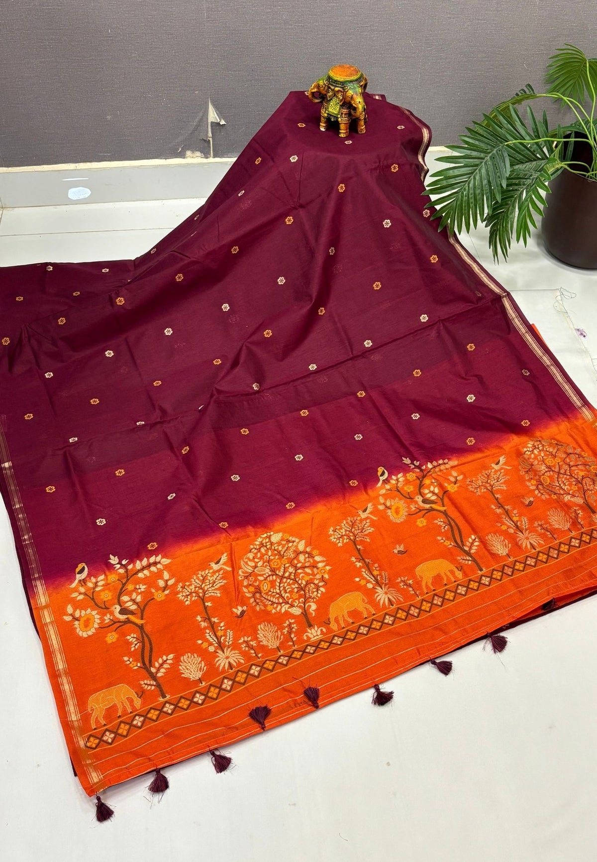 Gaji Silk Saree-Maroon In Warli Tree & Elephant With Contrast Border