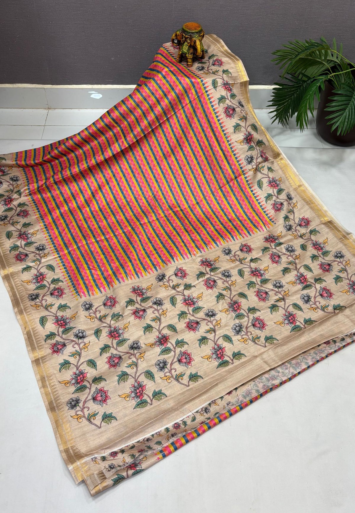 Semi Tussar Saree-Pink in Mini Checks Floral Border