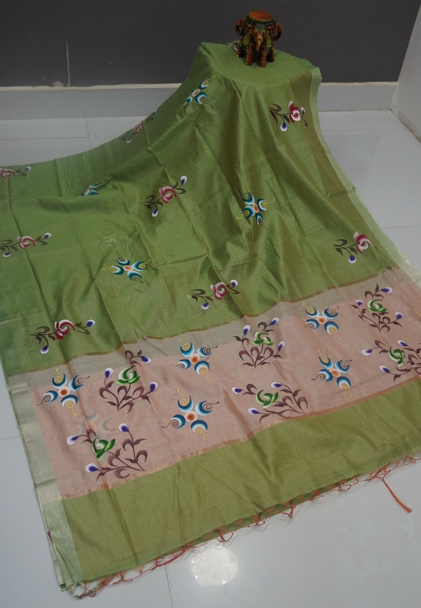 Cora Linen Saree-Green with Hand Painted Floral Motifs