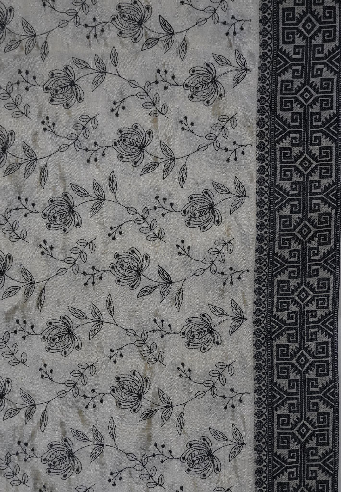Tussar saree-Off white with floral Embroidery