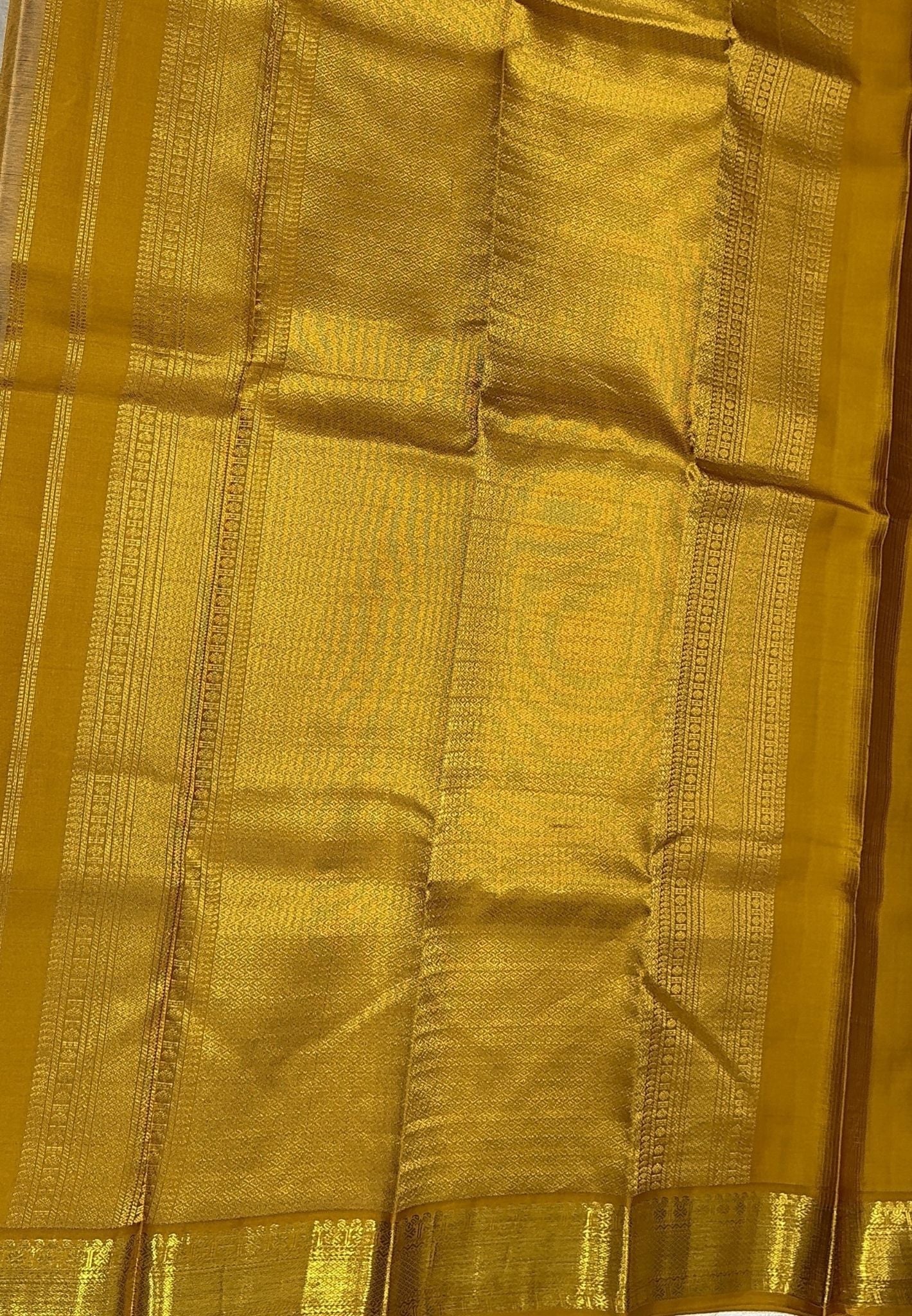 Pure Kanchipuram Silk Saree-Off White with Contrast Korvai Border