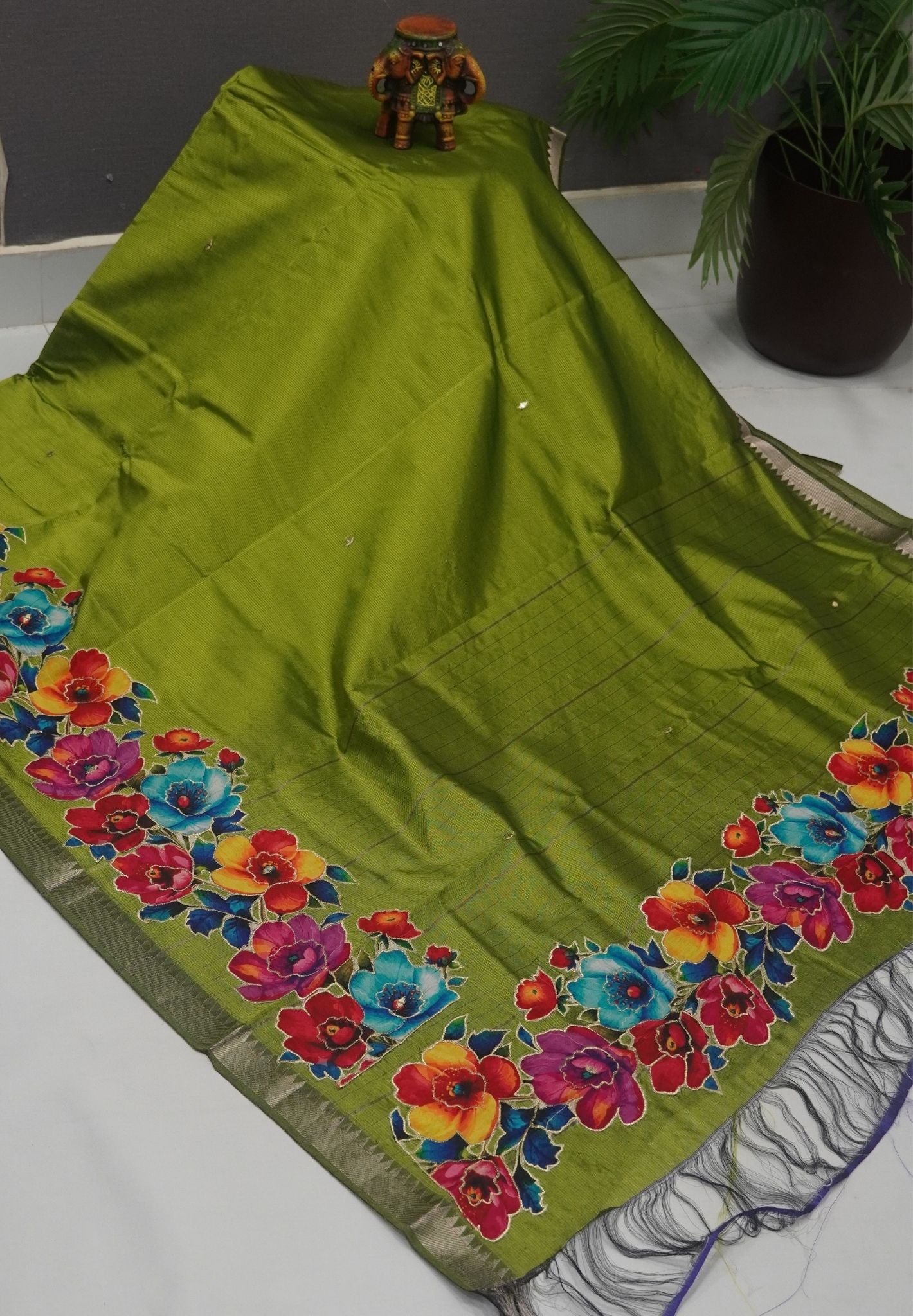 Pure Mangalgiri Silk Saree-Light Green in Tanjore Print with Aplique Work