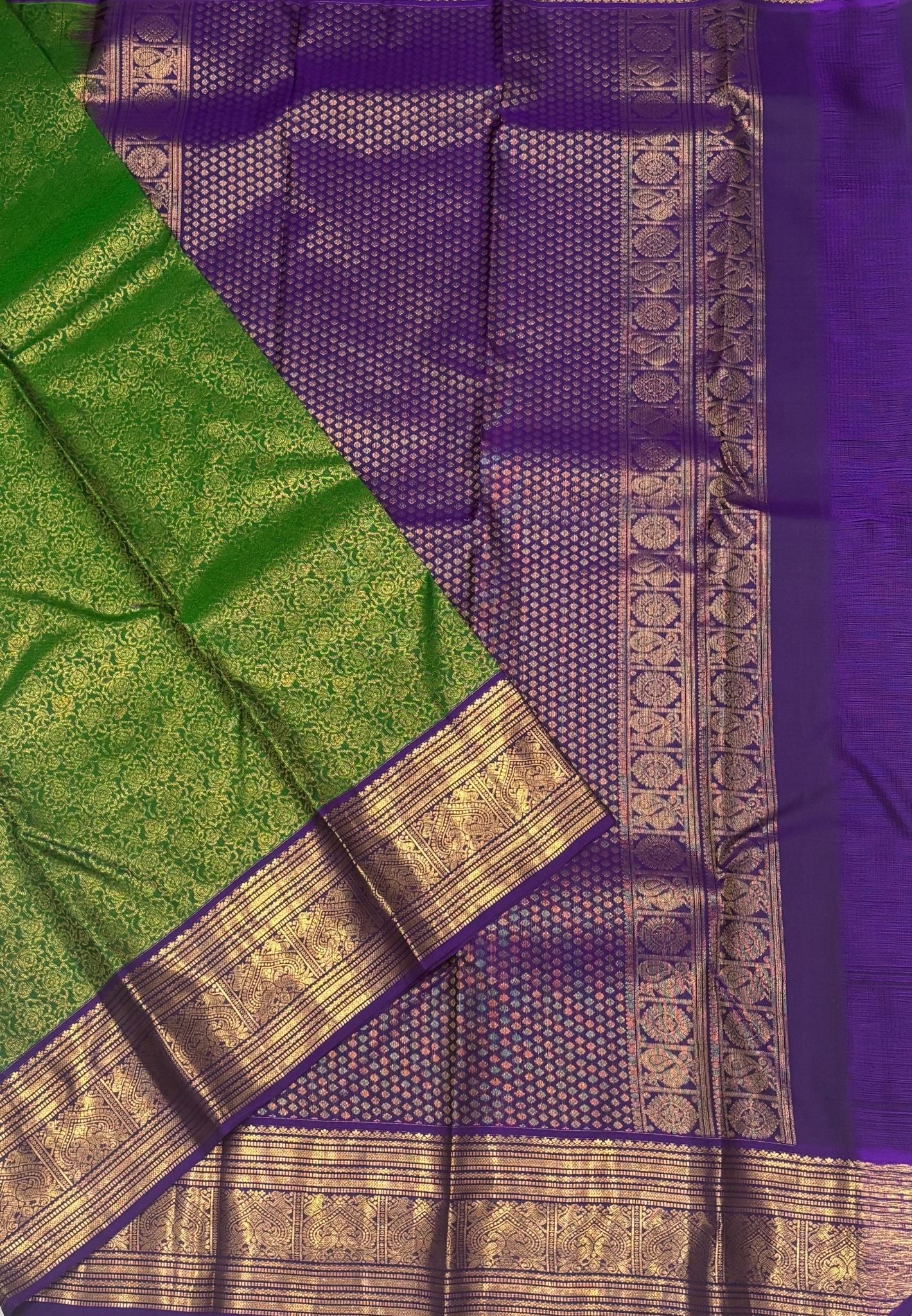 Pure Kanchipuram Silk Saree-Green with Contrast Border