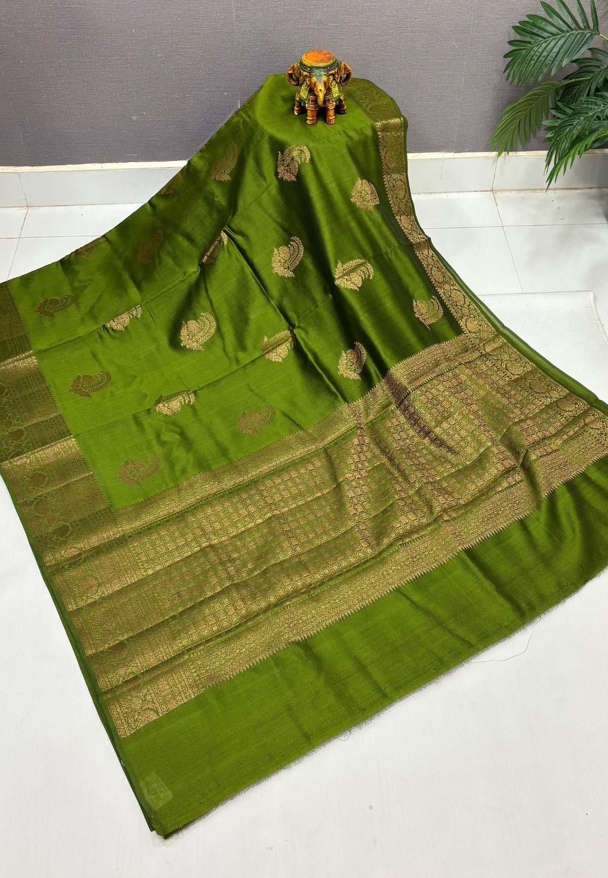 Pure Chinya Silk Saree-Olive Green In Antique Jaali Brocade Border