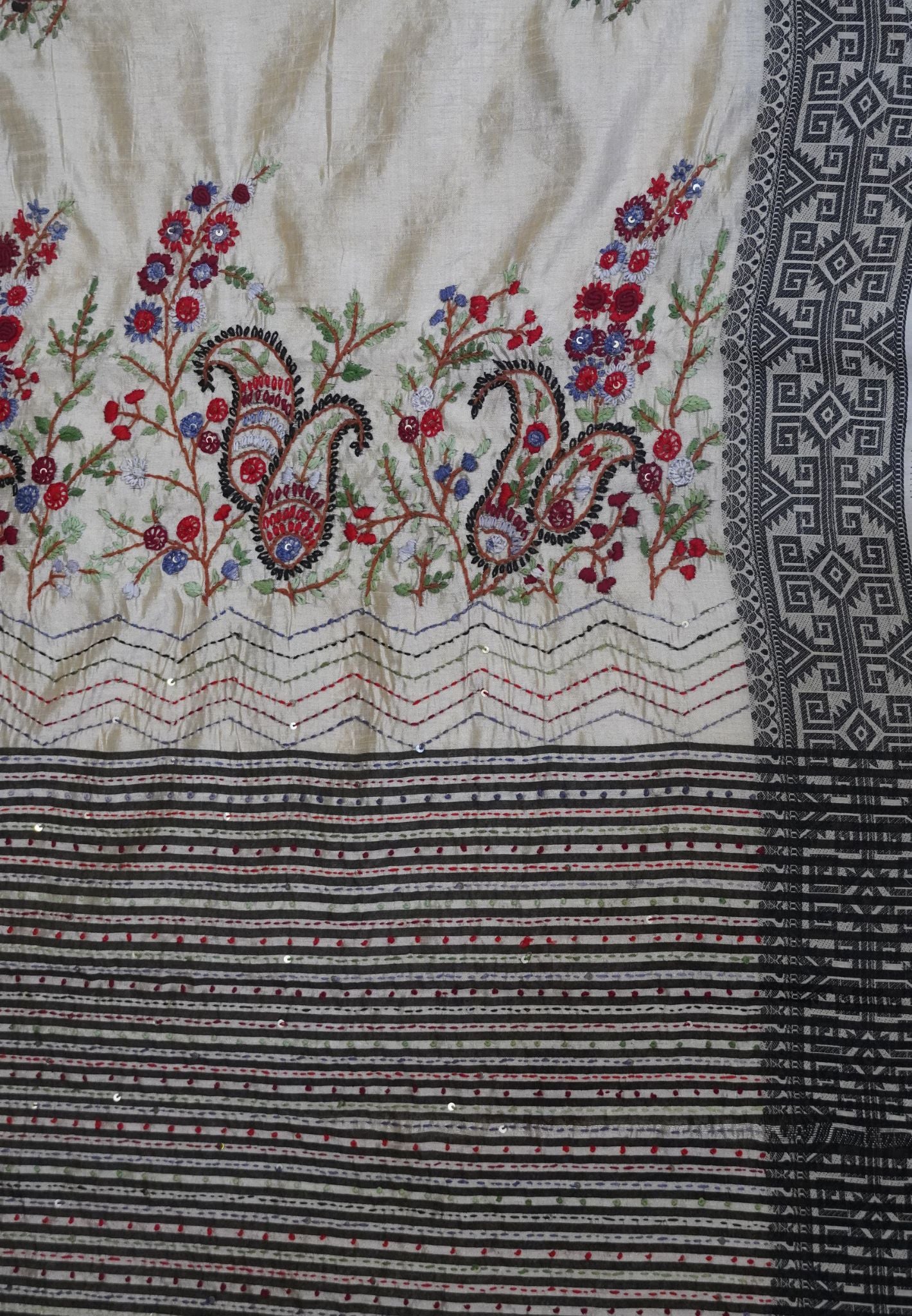 Tussar saree-Off white with floral Embroidery.