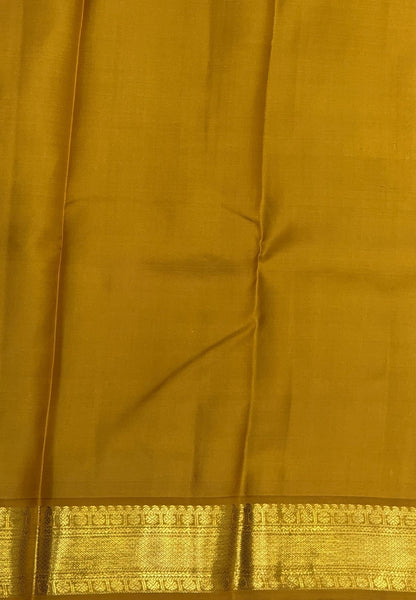 Pure Kanchipuram Silk Saree-Off White with Contrast Korvai Border