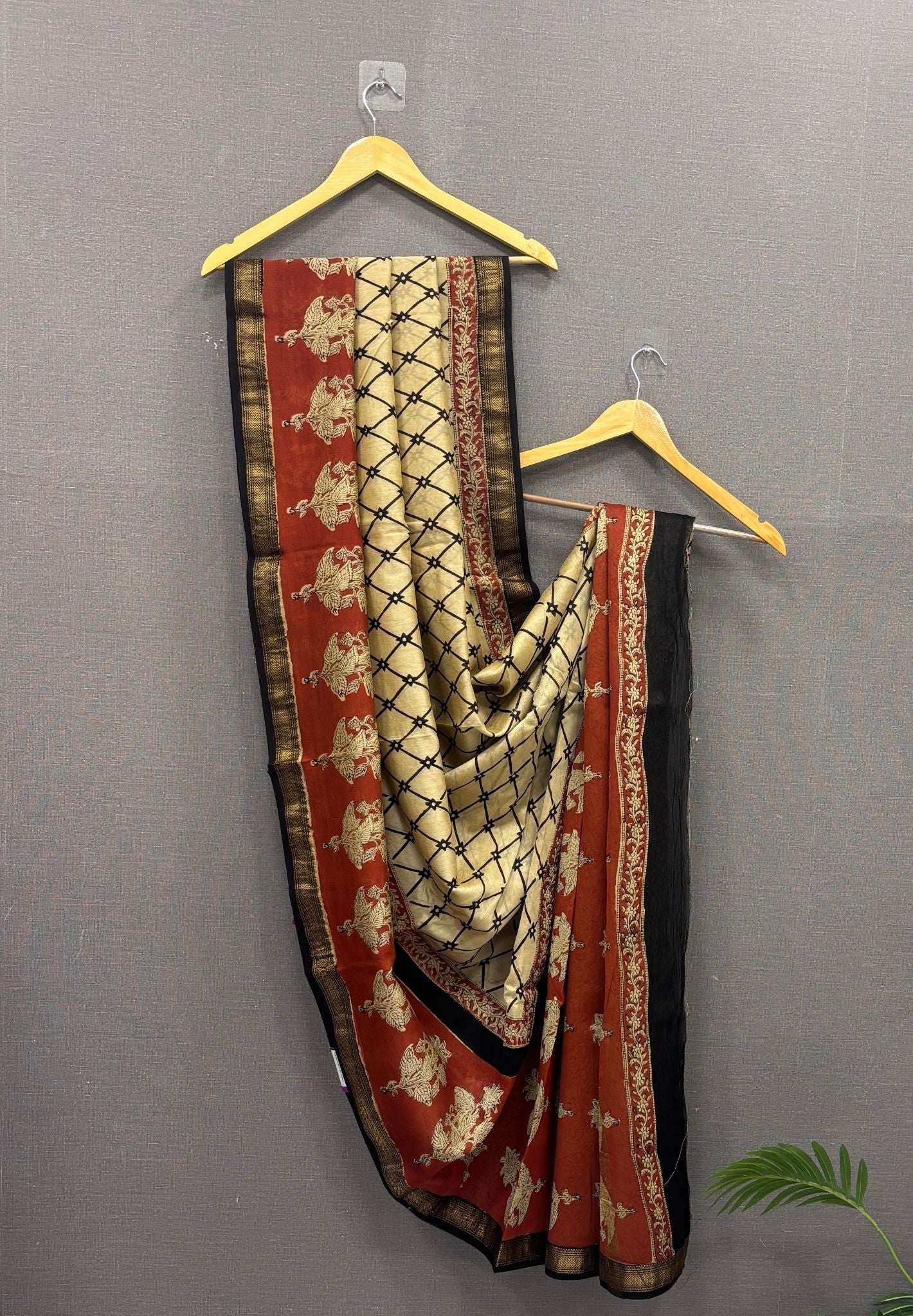 Pure Maheshwari Silk Cotton Saree-Beige