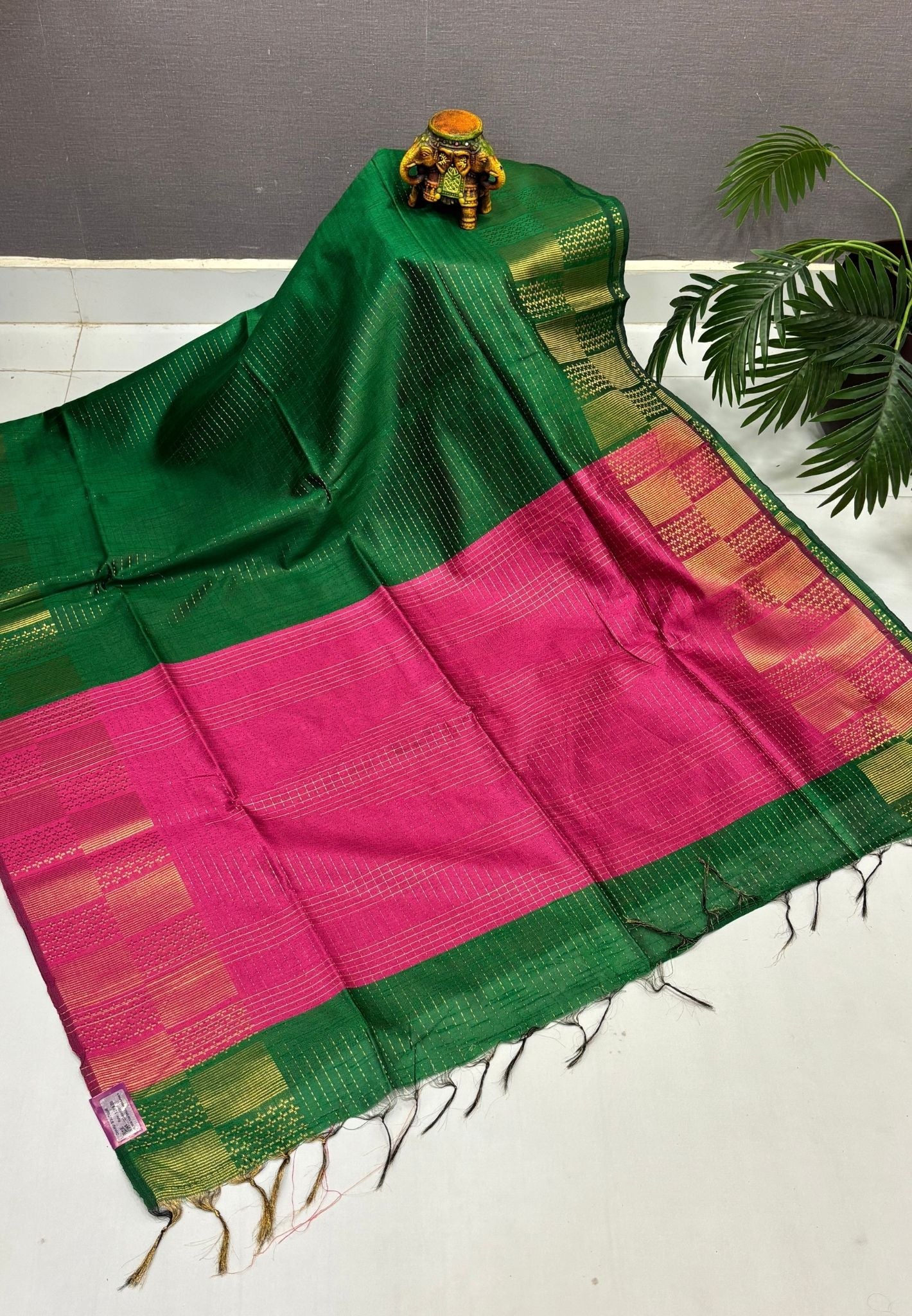 Semi Raw Silk Saree-Grass Green In Checkered Zari With Contrast Border