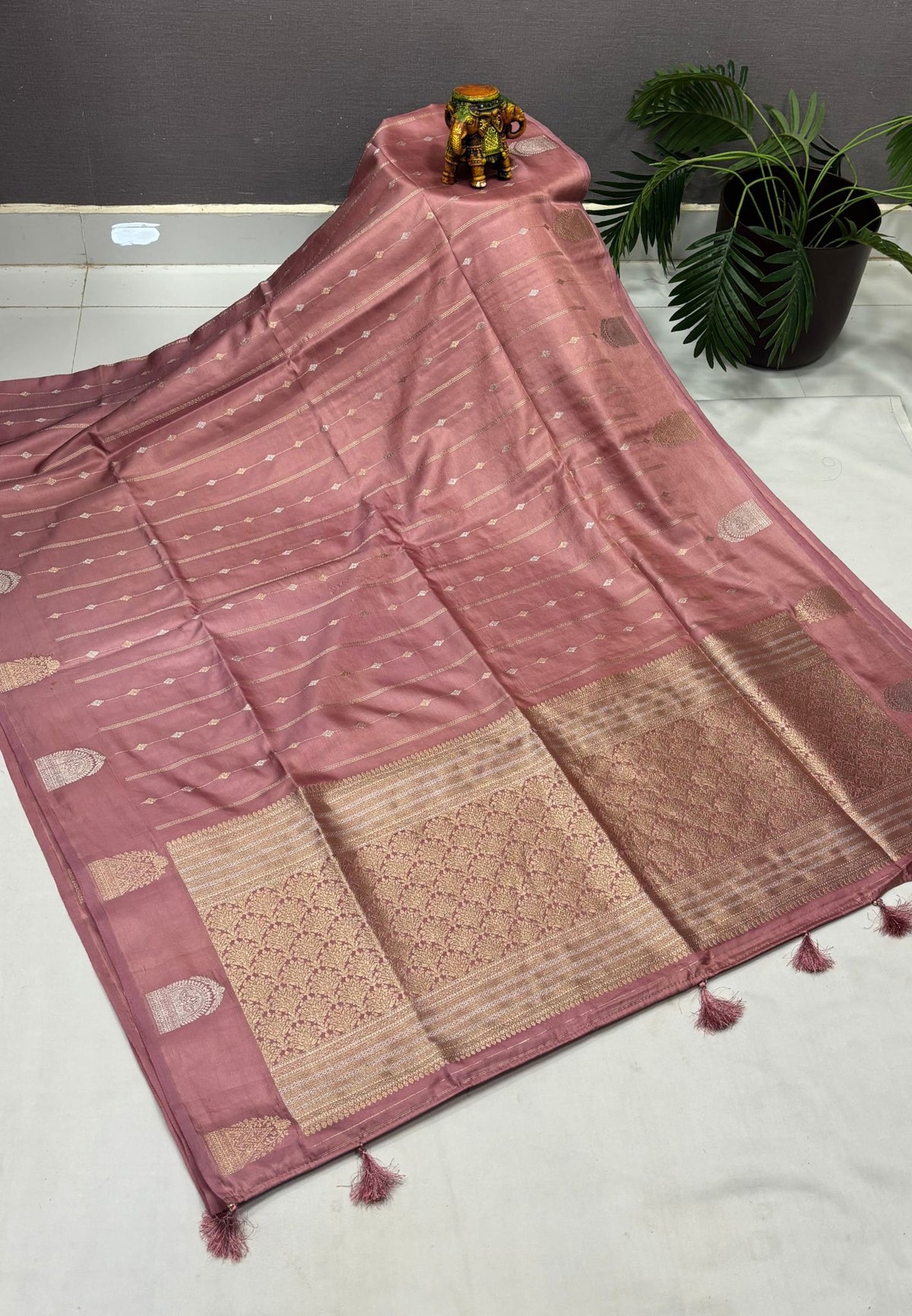 Gaji Silk Saree-Dusky Pink with Jumka Zari Butta