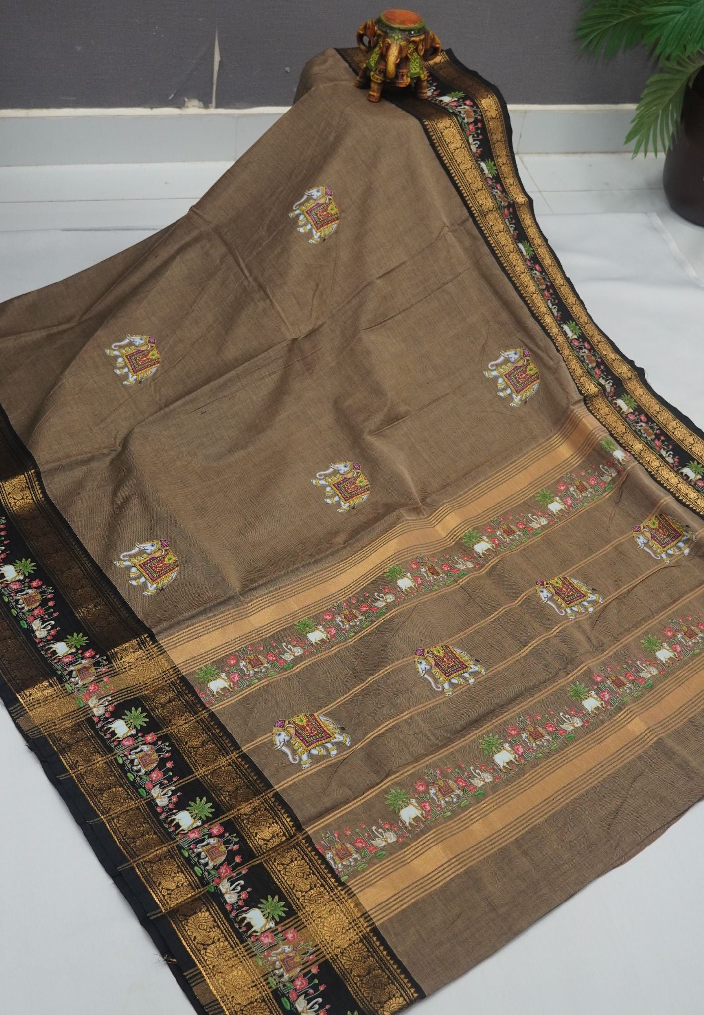 Chettinad Cotton Saree- Beige with Pichwai Tanjore Print