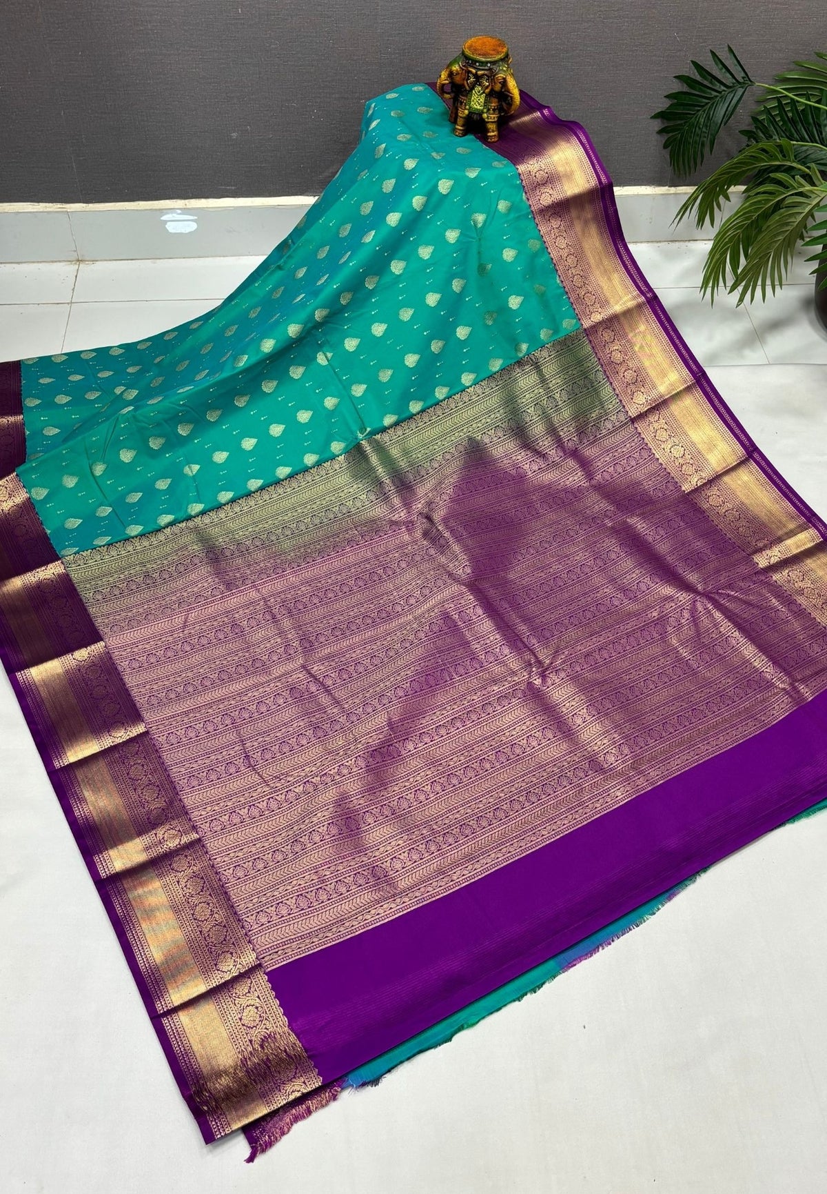 Budget Kanchipuram Saree-Ramar Green with Contrast Border