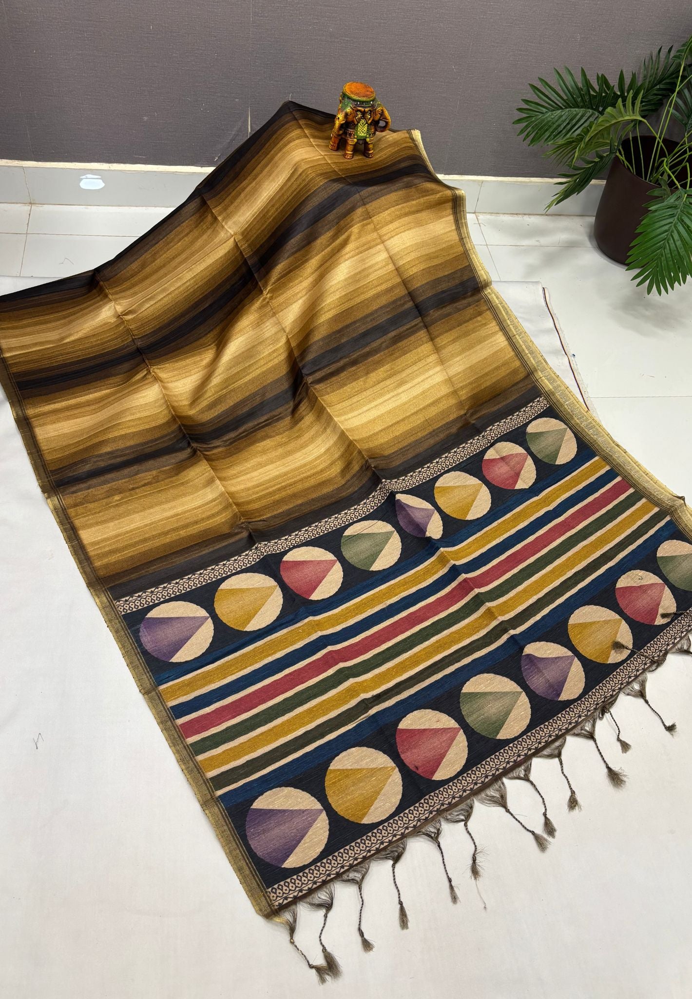 Matka Tussar saree -Mehndi Green