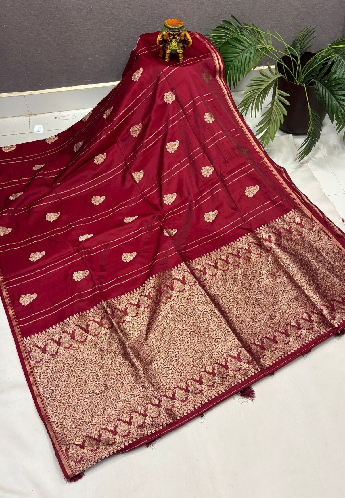 Gaji Silk Saree-Maroon in Paisley Jhumka Zari Border