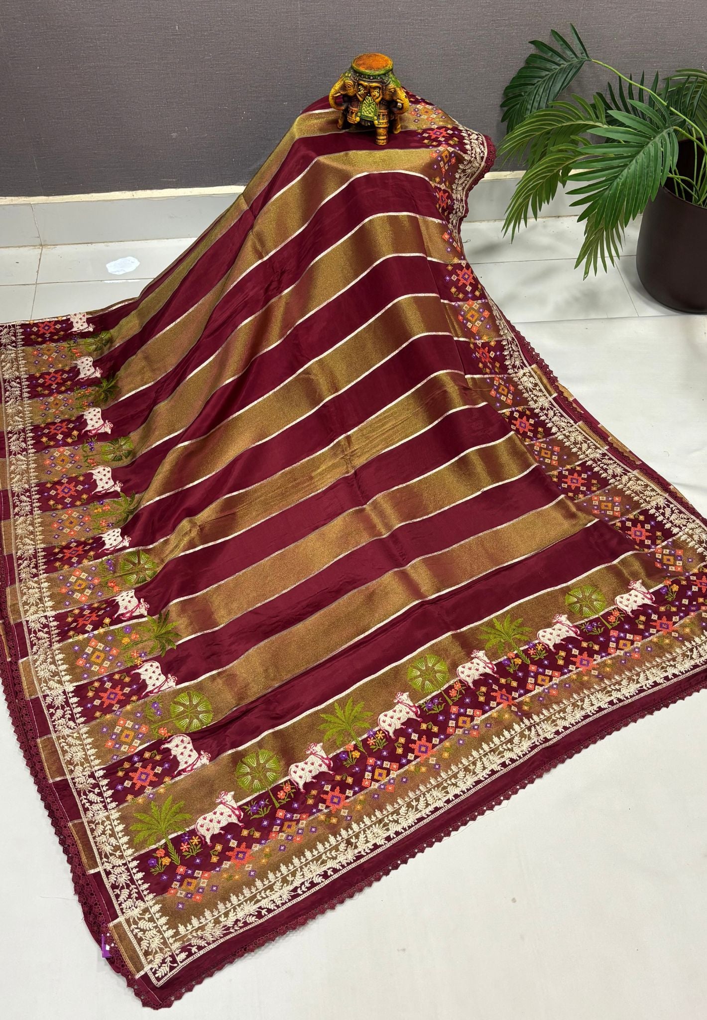 Satin Crepe Saree-Maroon In Komatha Floral Border