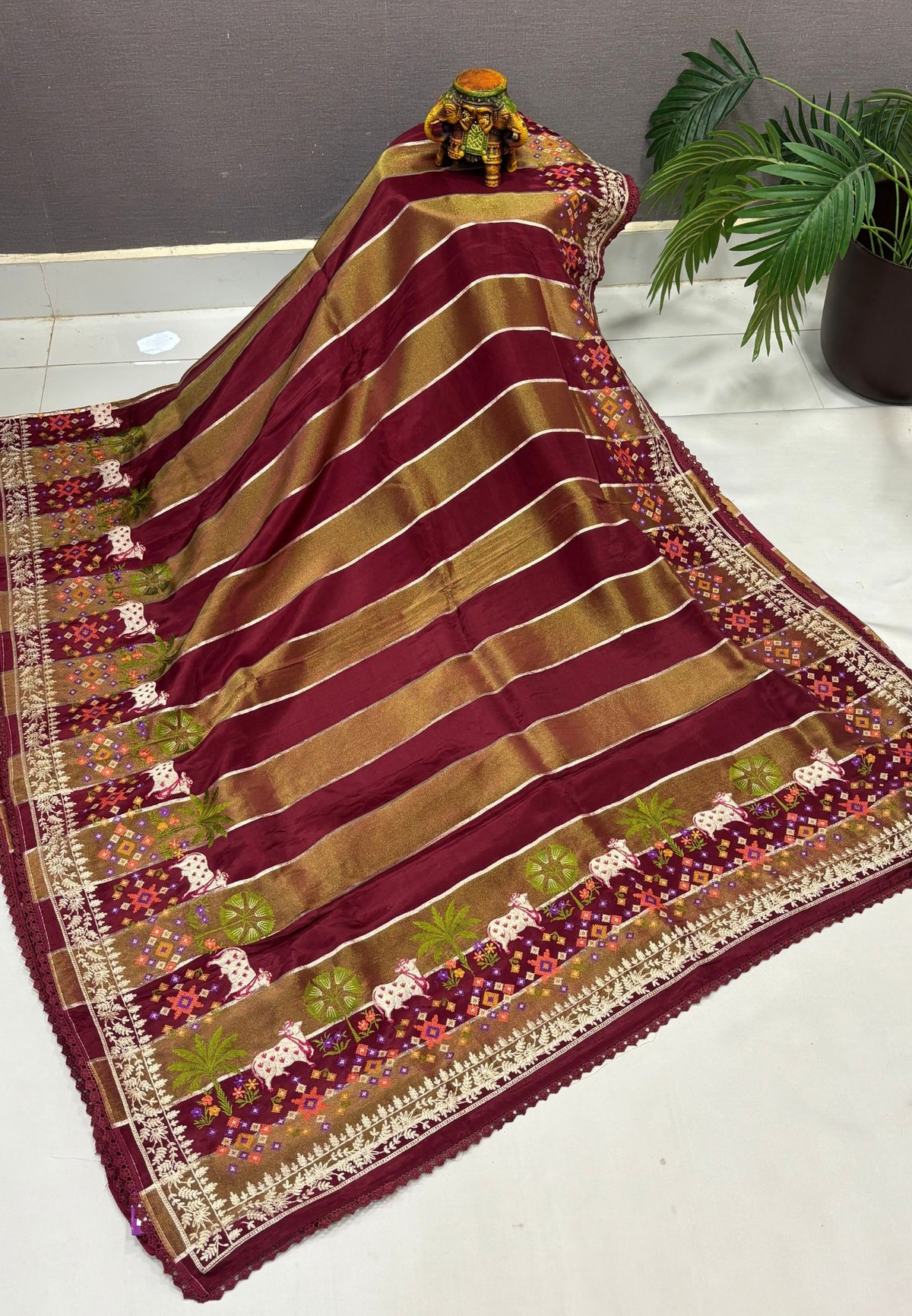 Satin Crepe Saree-Maroon In Komatha Floral Border