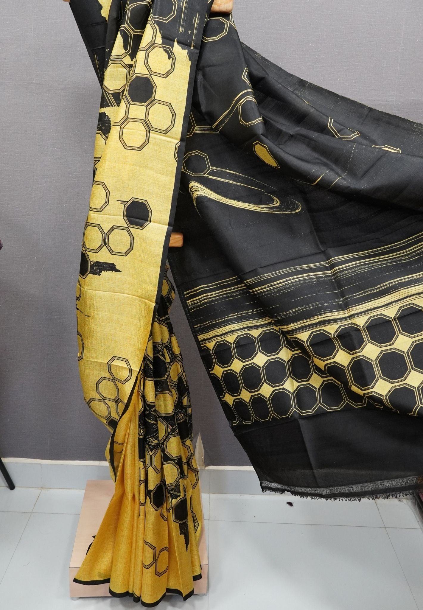 Pure Tussar Saree-Yellow with Black in Circle Pattern