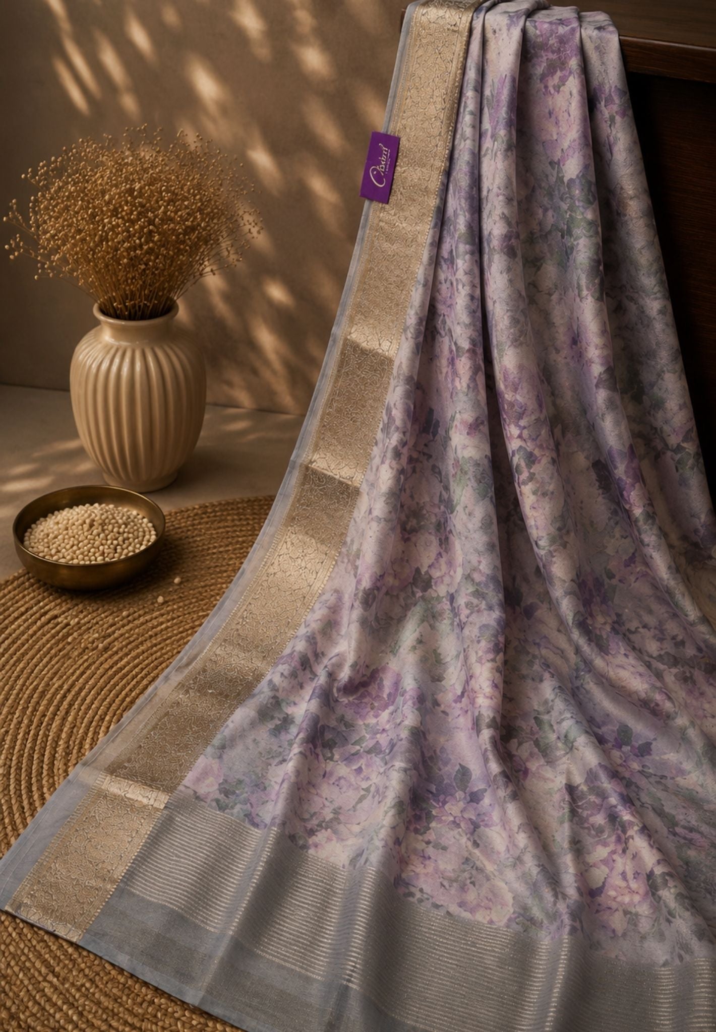 Viscose Saree-Lavender in Floral Vairoosi pattern