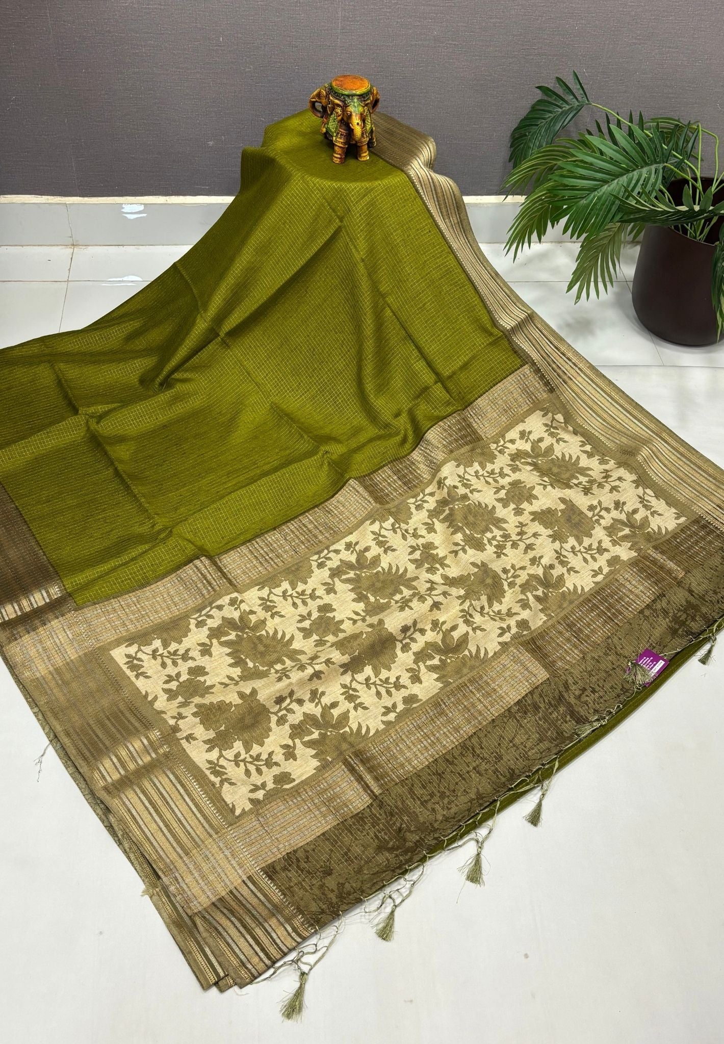 Muslin Tussar Saree-Olive Green In Floral Vine Border