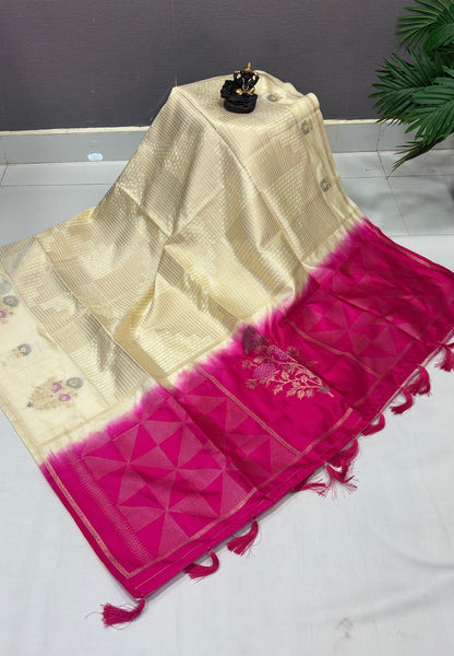 Mulberry Silk Saree-Offwhite In Diamond Geometric Zari With Contarst Border
