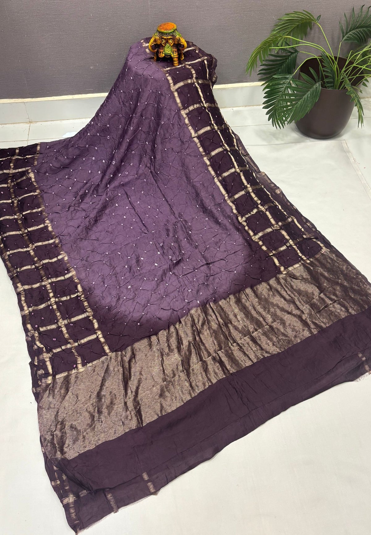 Banarasi Bandeji Saree-Muted Violet. in Zari Checks Border
