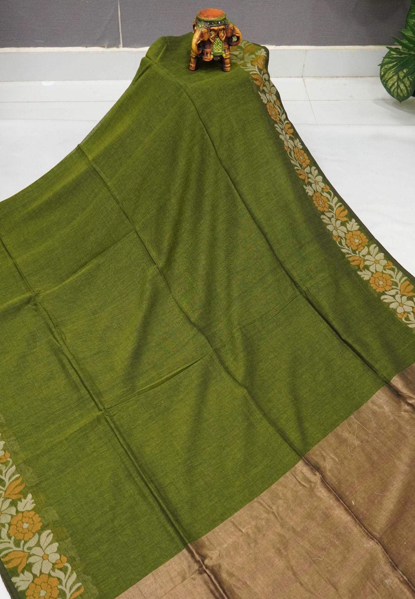 Handloom Cotton Saree-Sage Green Marigold Floral Jamdhani Border