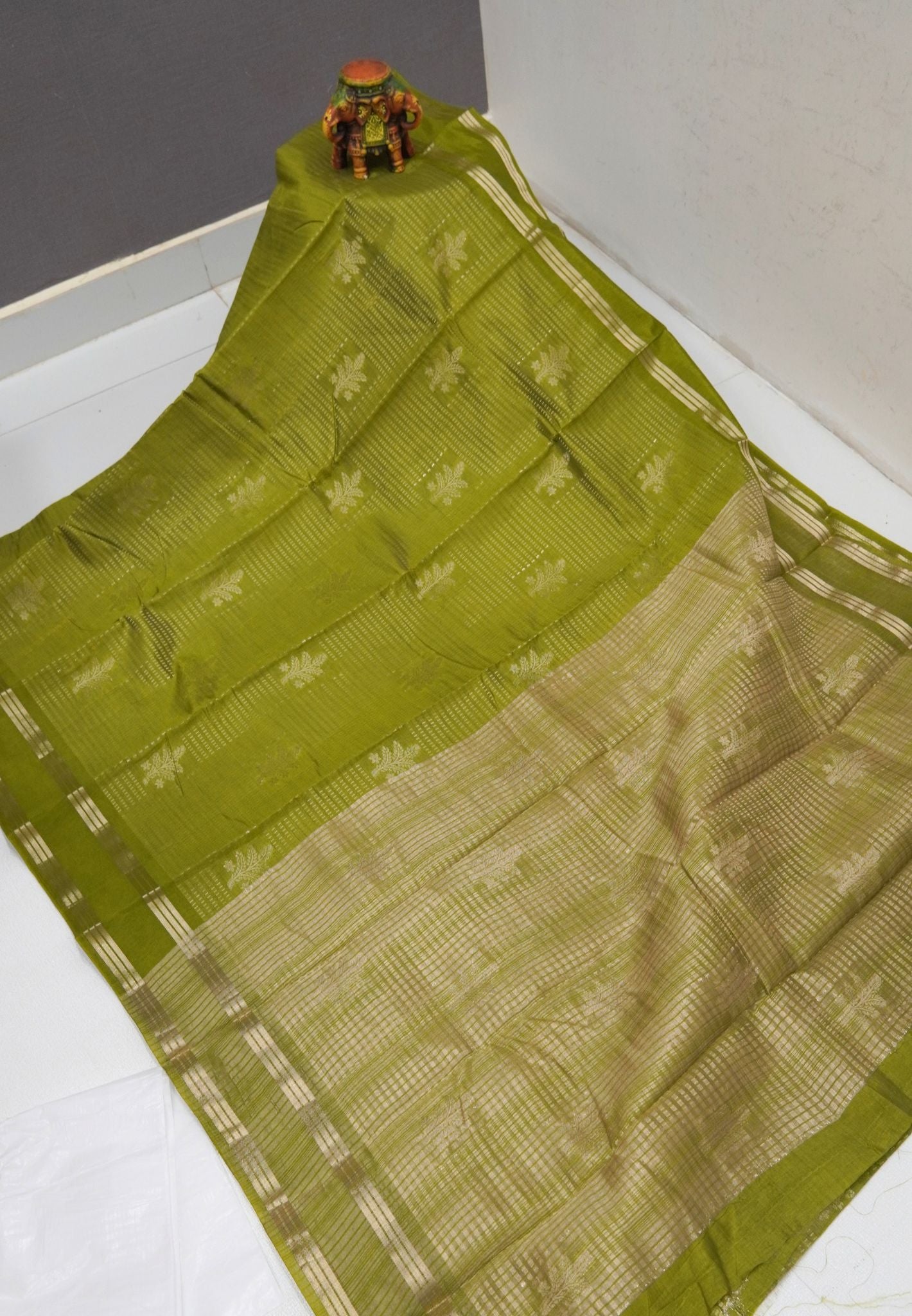 Semi Tussar Saree-Olive Green in RainDrop Zari with Retapet Border