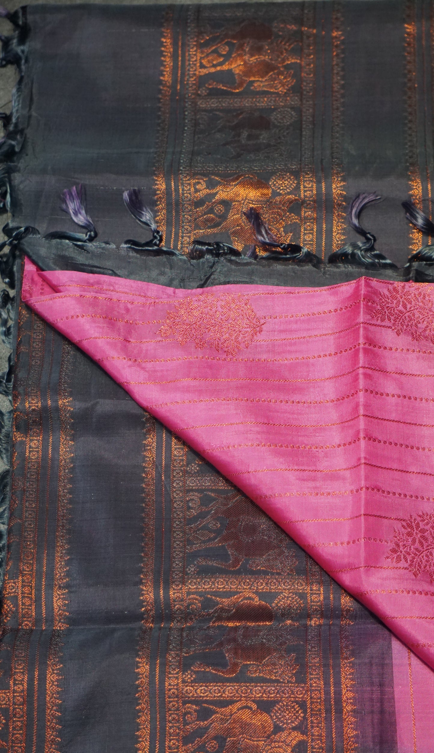 Vazhai Naaru Pattu Saree Vairaoosi Pink to Elephant Grey