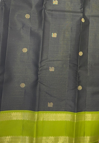 Pure Kanchipuram Silk Saree-Black in Vairaoosi Pattern with Contrast Zari Retapet Border