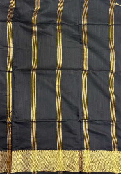 Handloom Cotton Saree-Black In Zigzag Zari Border