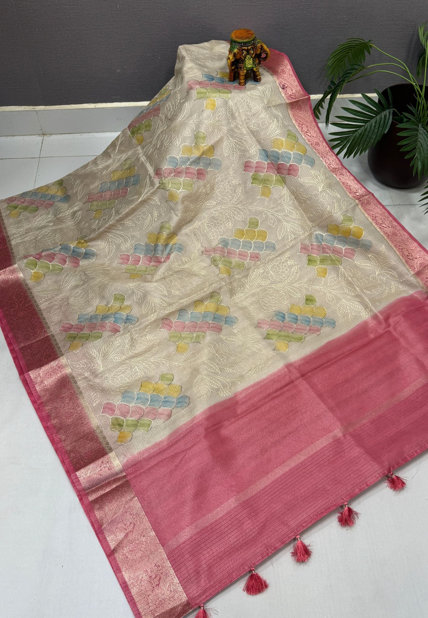 Kota Saree-Cream-Pink In Floral Vine Zari Border