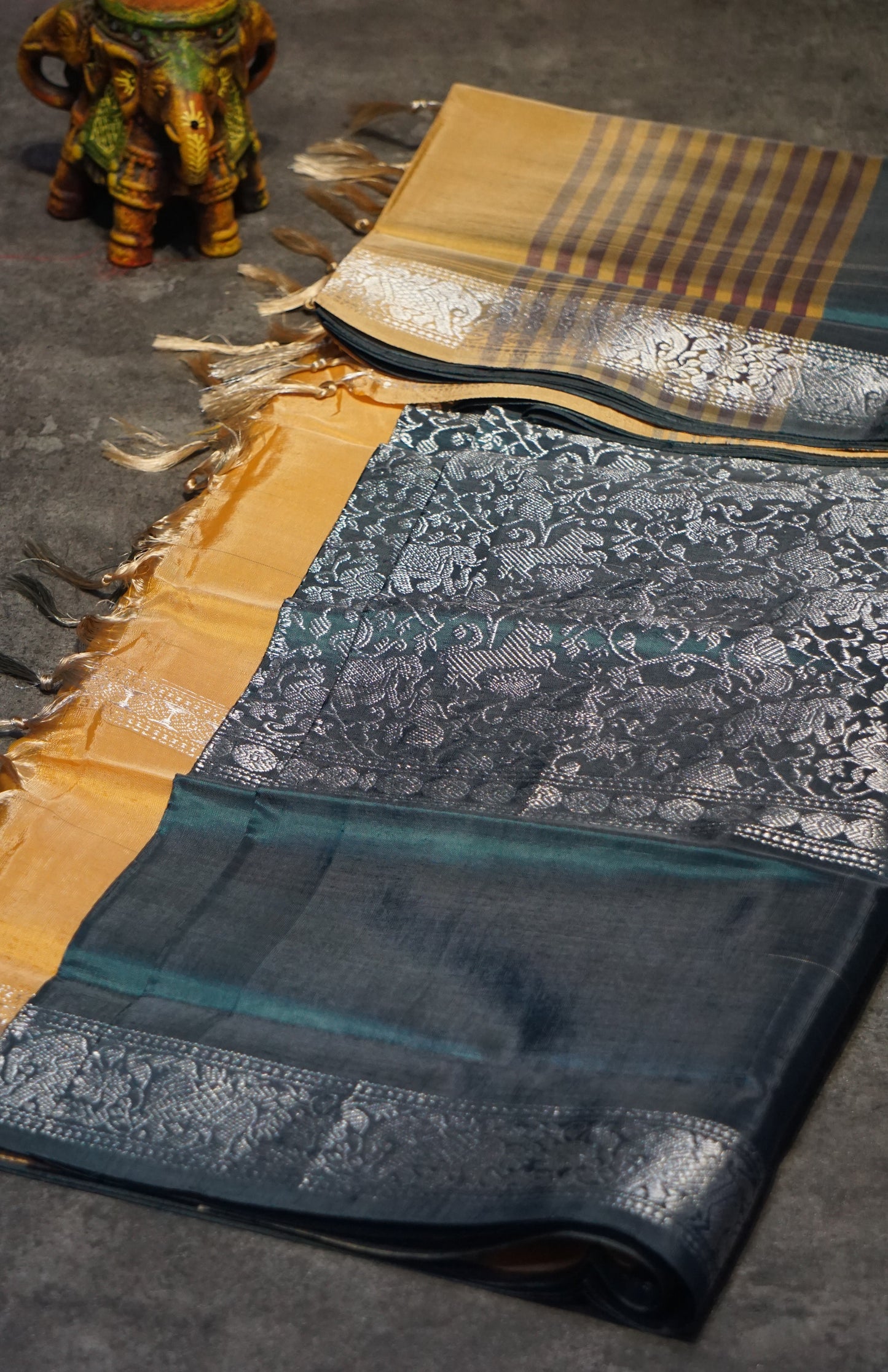 Vazhai Naaru Pattu Saree Vanasigaram Turquoise Blue to Sandal