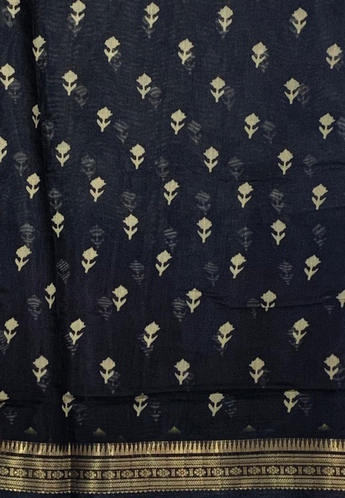 Malai Cotton Saree-Metallic Green in Triangle Border