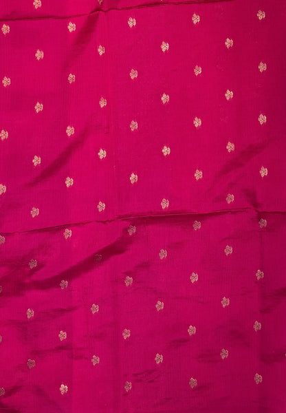 Mulberry Silk Saree-Offwhite In Diamond Geometric Zari With Contarst Border