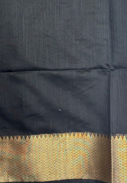Handloom Cotton Saree-Black In Zigzag Zari Border