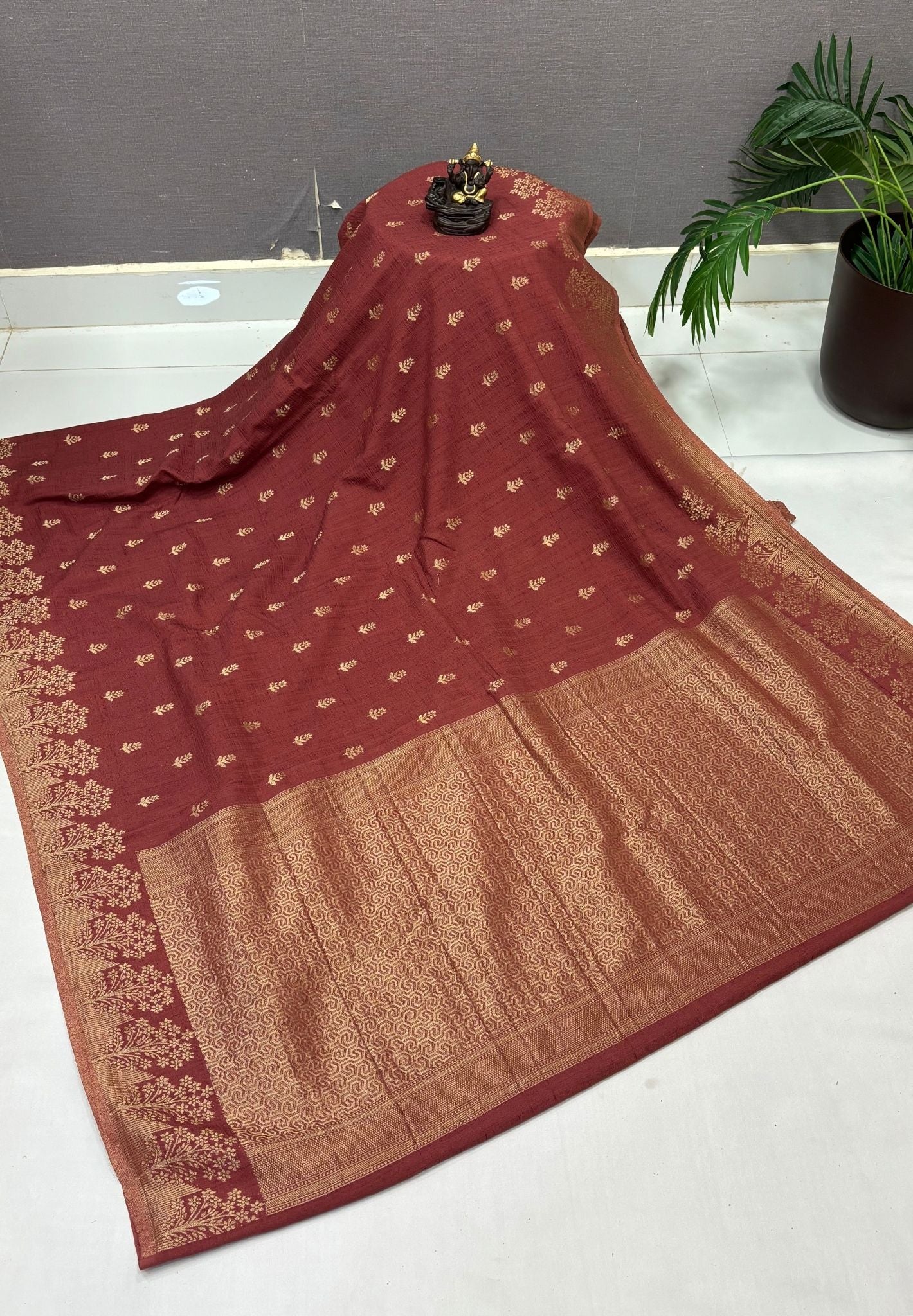 Banarasi Georgette Saree-Teracta Red With Tree Zari Border
