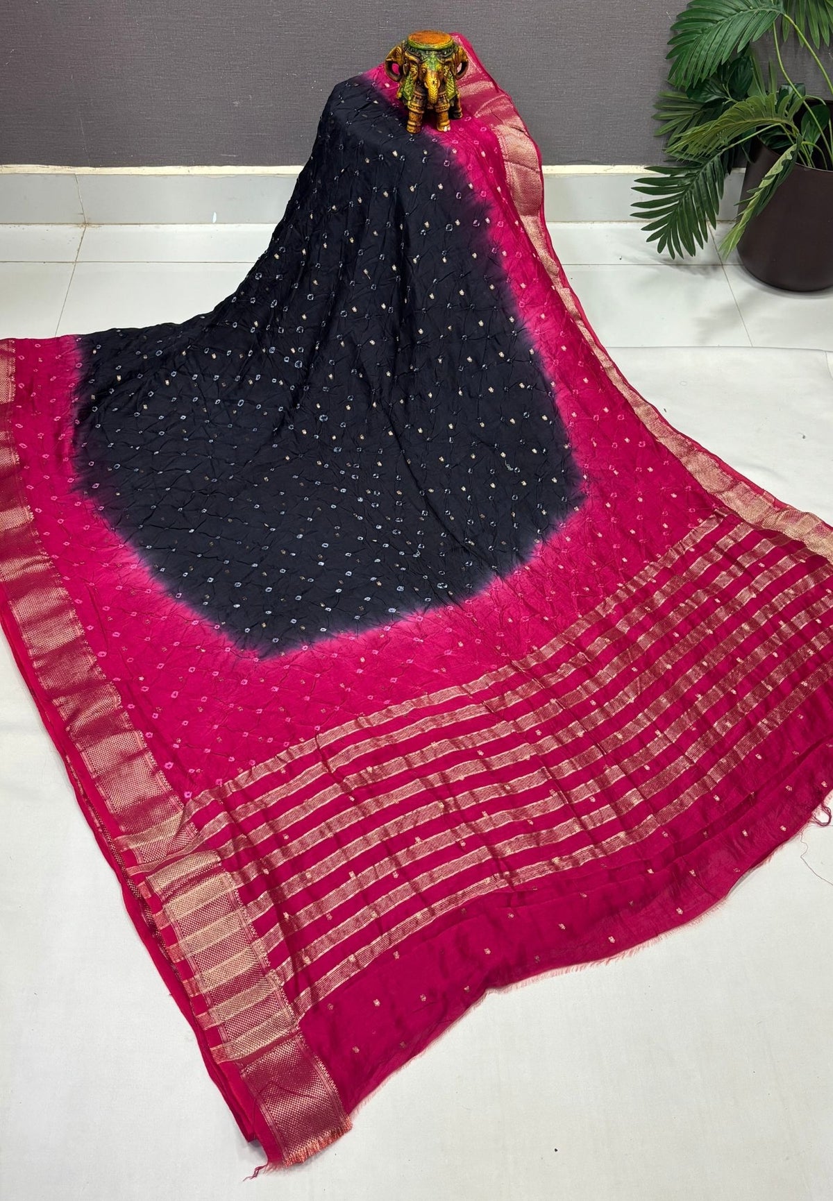 Banarasi Bandeji Saree-Black in Horizontal Stripe Zari with Contrast Border