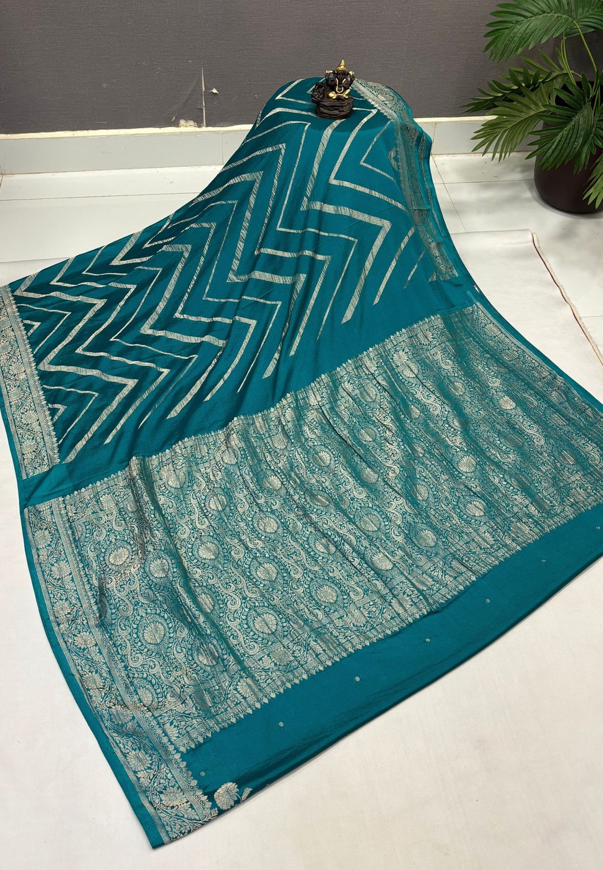 Chinon Silk Saree-Ramar Green with Antique Floral Border