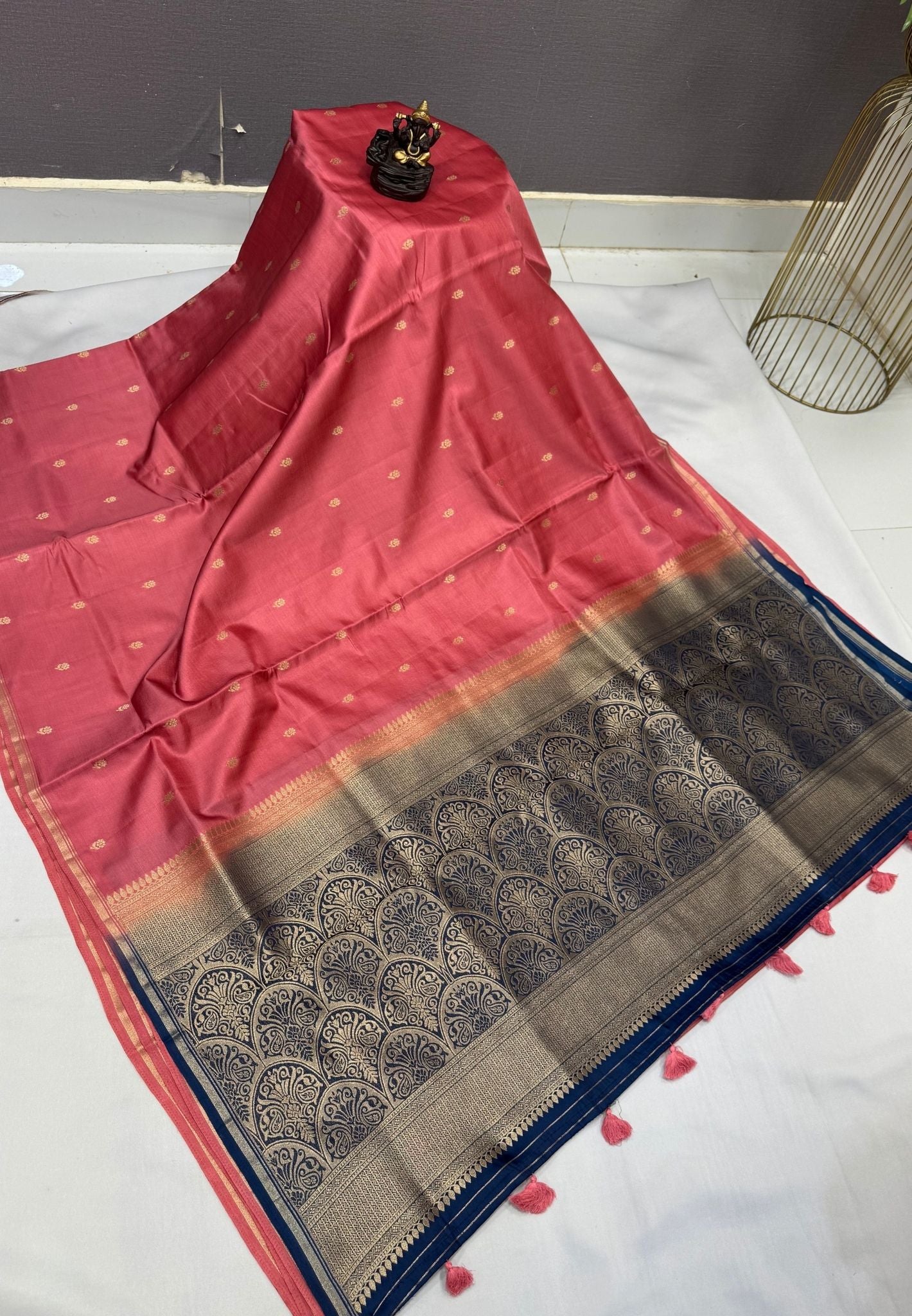 Gaji Silk Saree-Dusty Peach In Paisley Jaal Zari Border